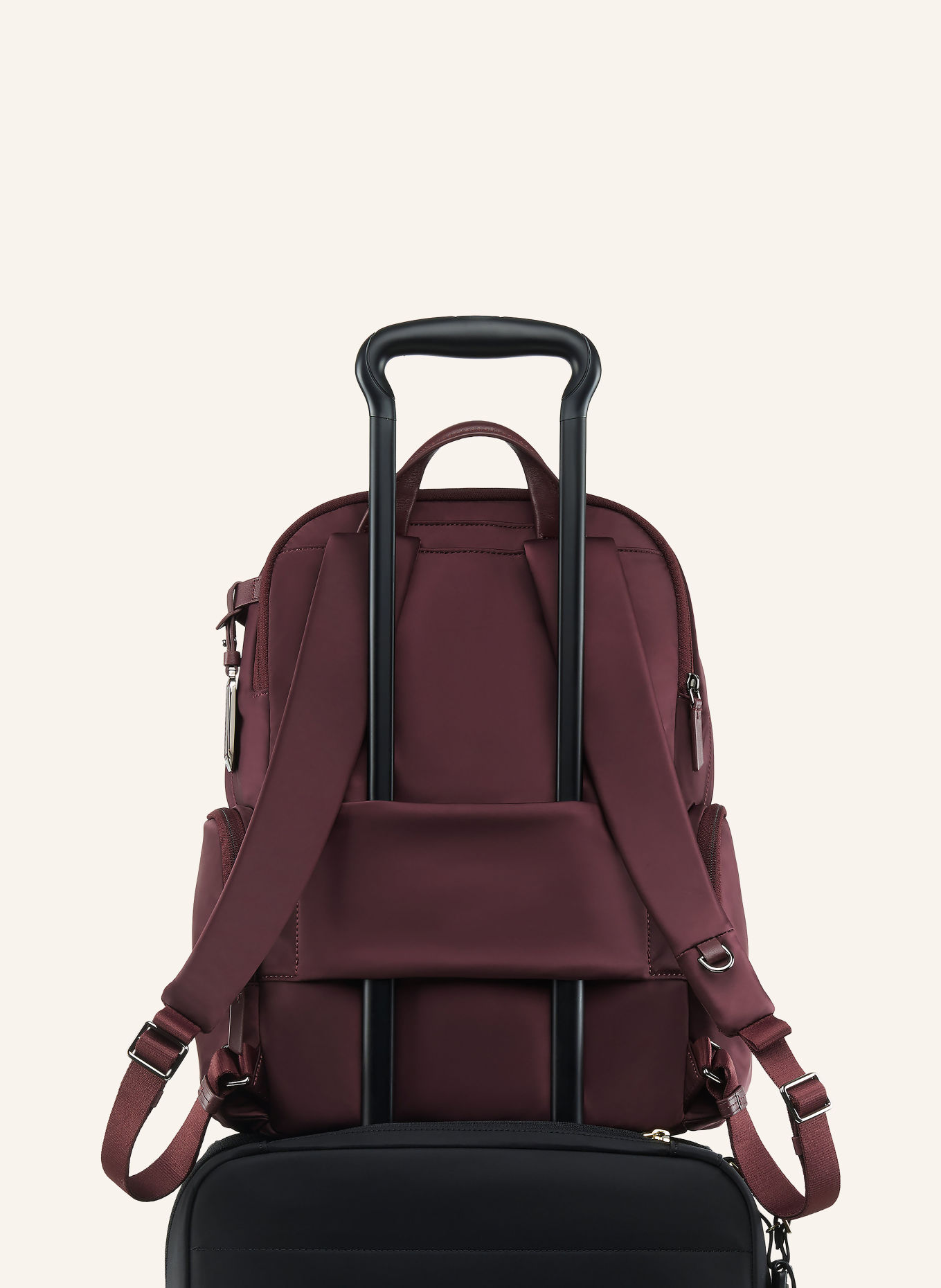 TUMI Sac à dos VOYAGEUR CELINA avec compartiment pour ordinateur portable: ROUGE FONCÉ / ARGENT
