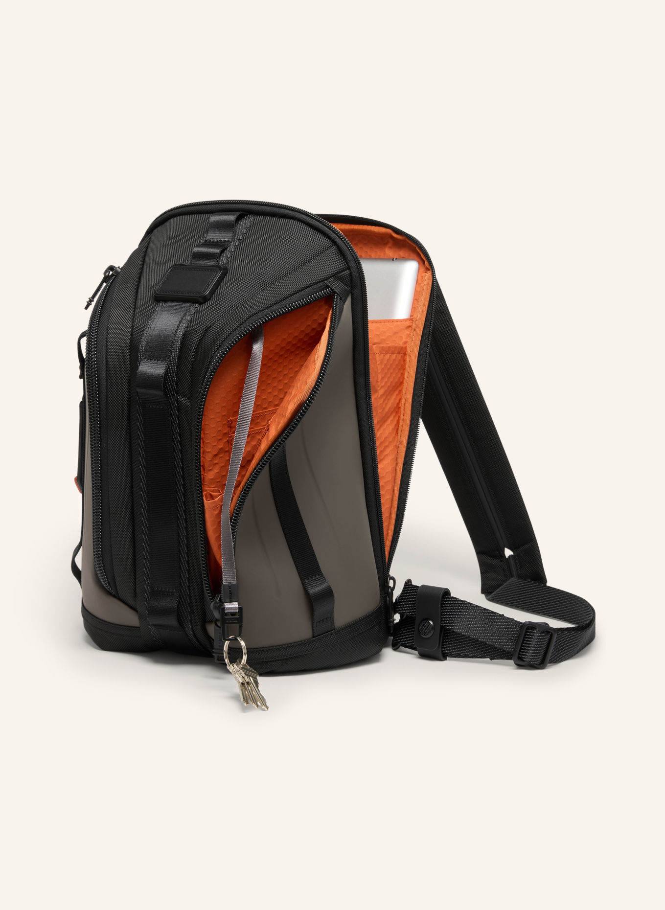 TUMI ALPHA BRAVO Rucksack KNIGHT SLING: BRAUN / SCHWARZ