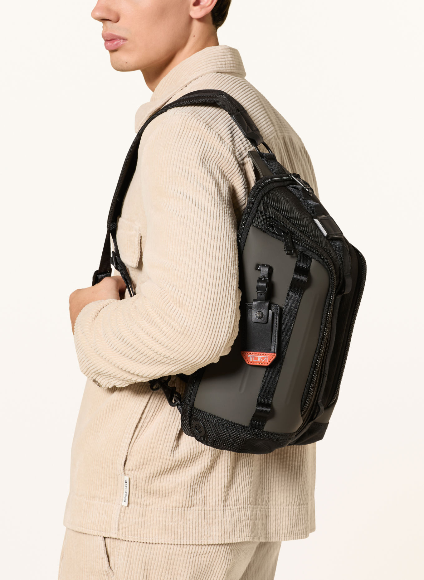 TUMI ALPHA BRAVO Rucksack KNIGHT SLING: BRAUN / SCHWARZ
