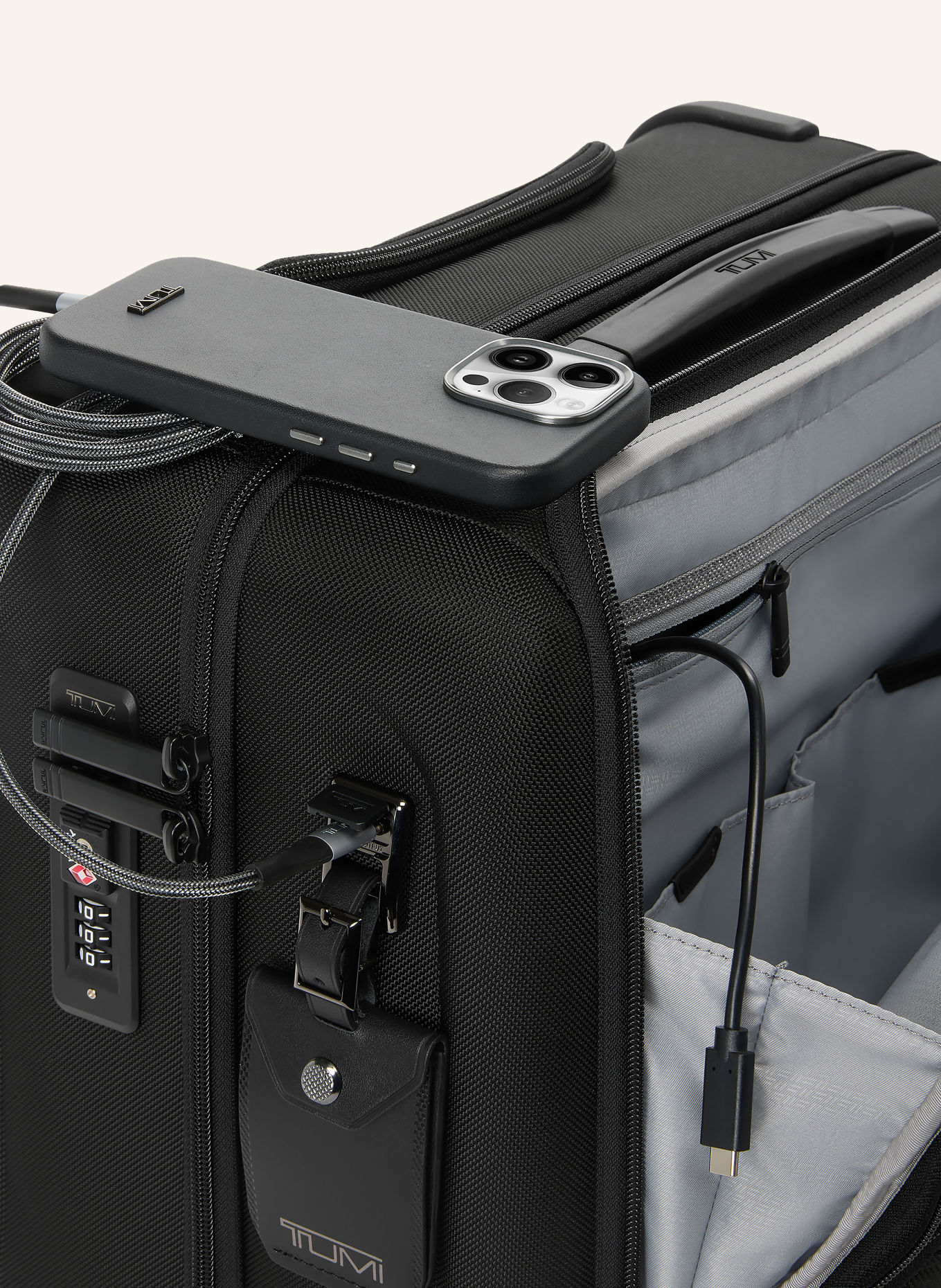 TUMI ALPHA Business trolley: BLACK