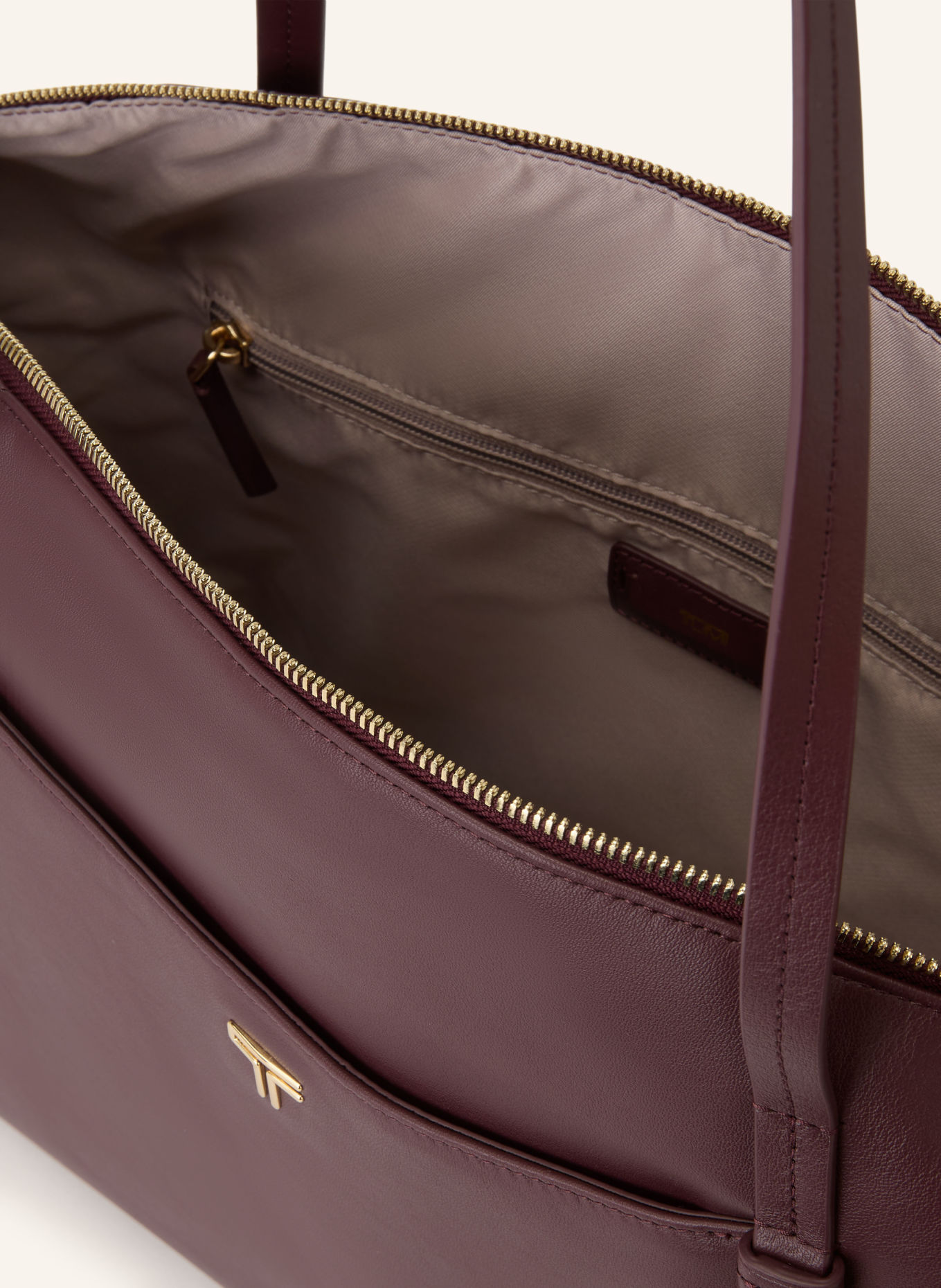 TUMI VOYAGEUR Shoppers Q: DONKERROOD