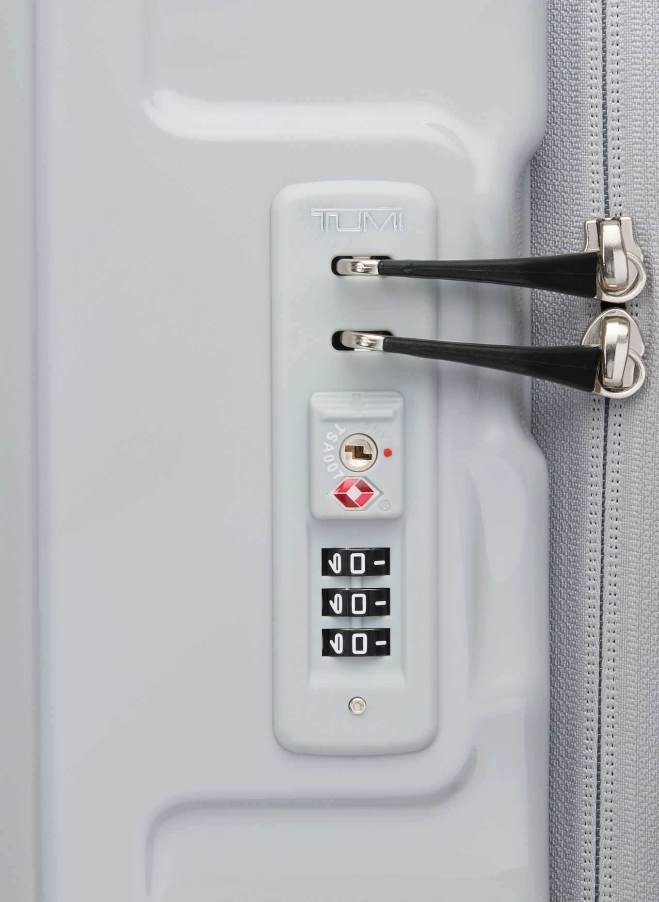TUMI Valise à roulettes 19 DEGREE FRONT ACCESS EXPANDABLE CARRY-ON: GRIS CLAIR