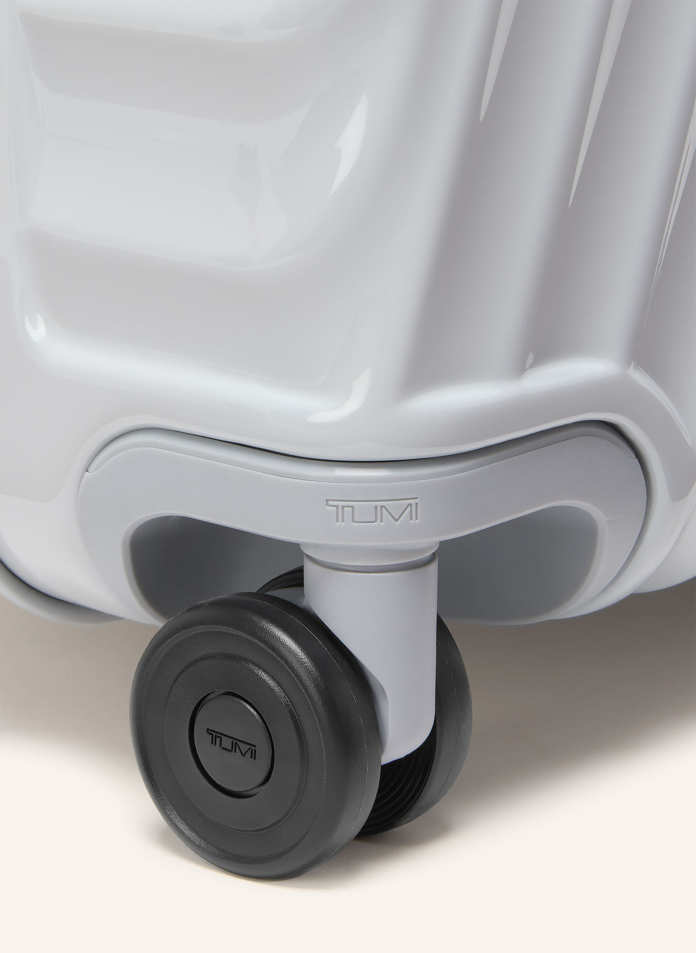 TUMI 19 DEGREE EXPANDABLE Trolley: LIGHT GRAY