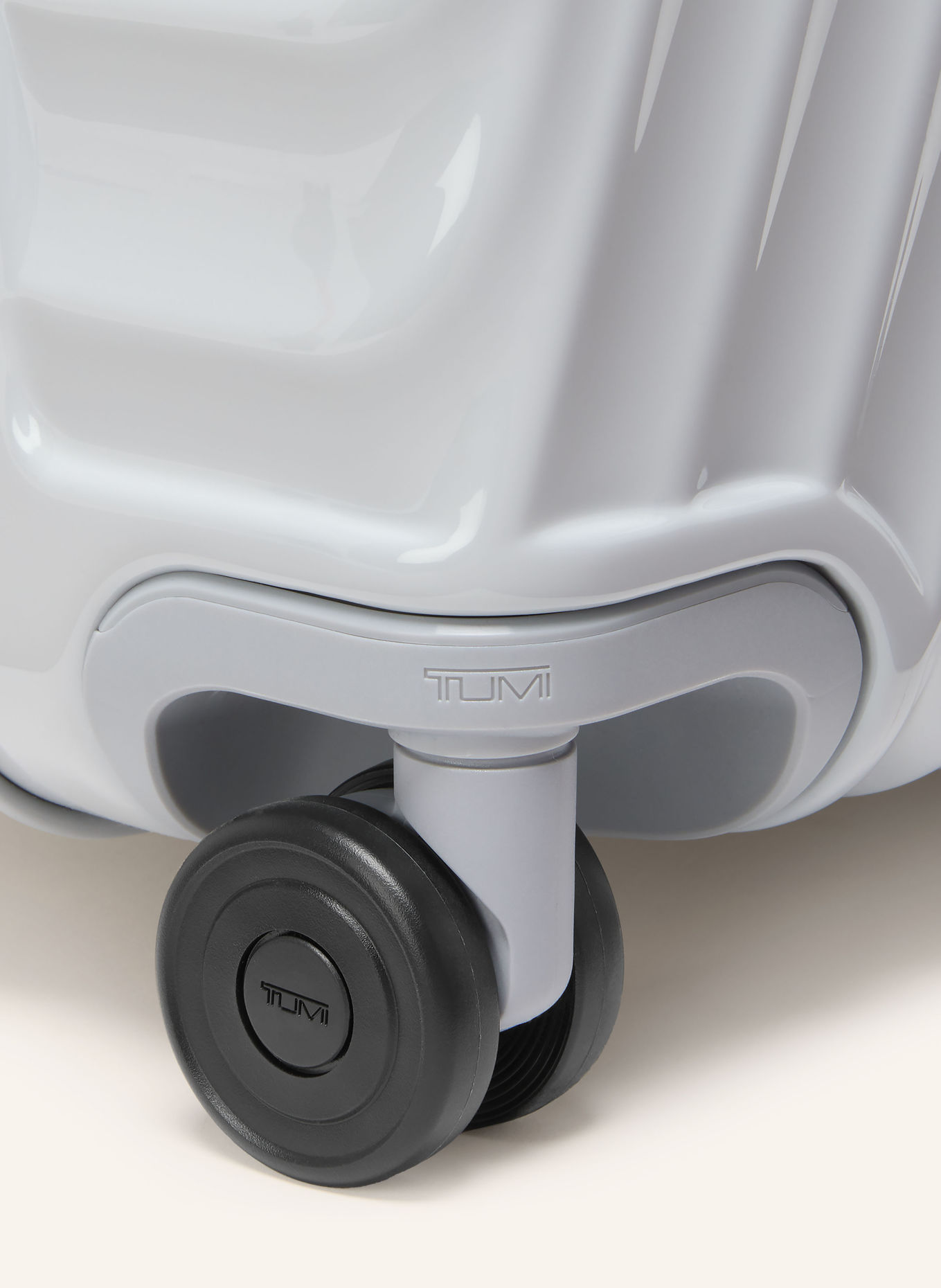 TUMI 19 DEGREE Trolley LARGE FRONT ACCESS EXPANDABLE CHECKED: BEIGE