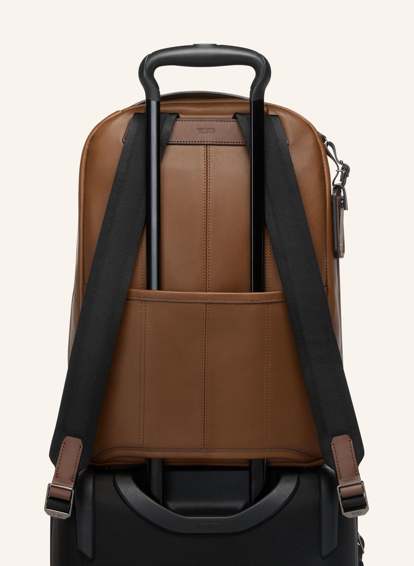 TUMI Sac à dos HARRISON BRADNER avec compartiment pour ordinateur portable: COGNAC