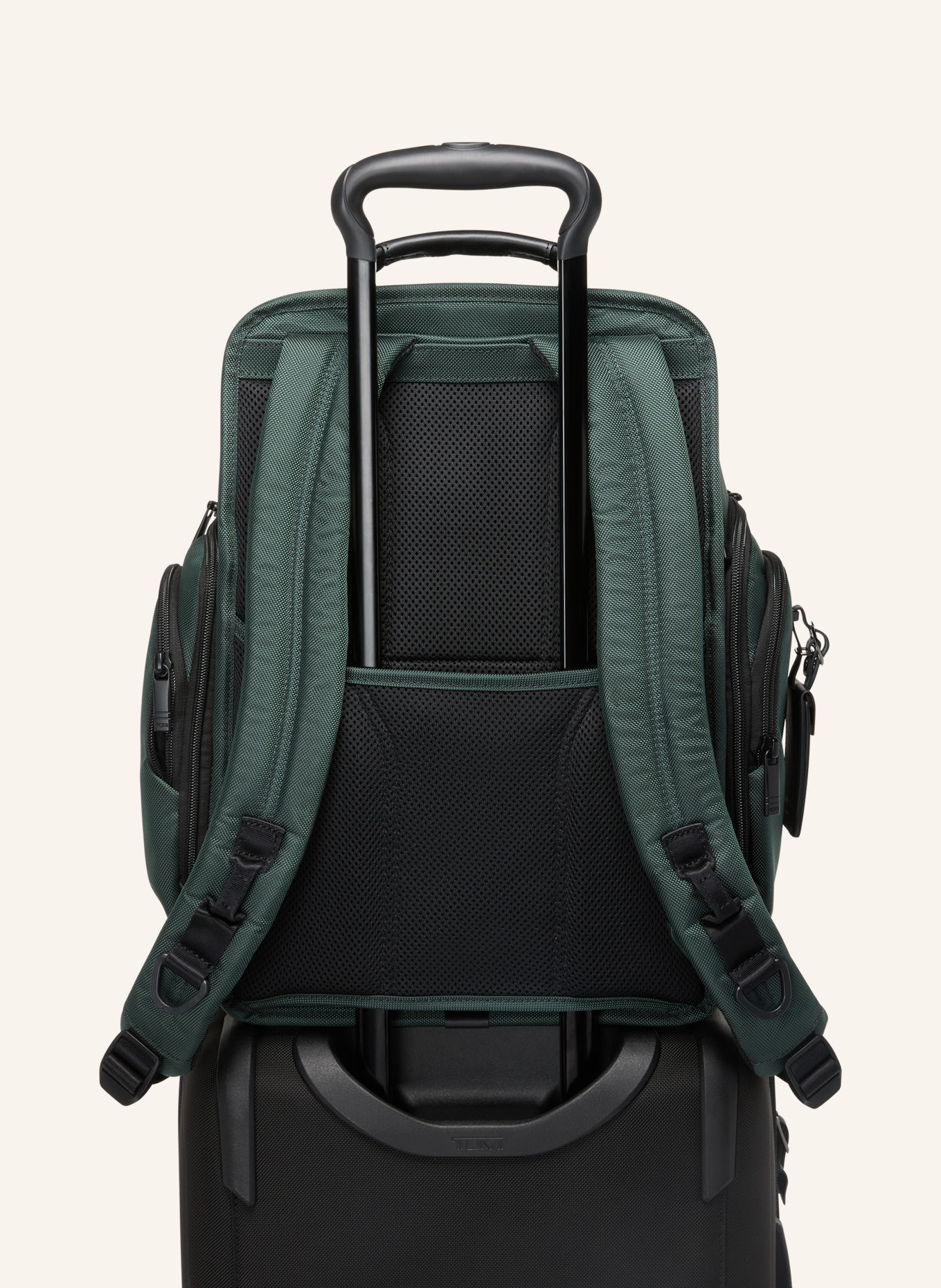TUMI Sac à dos ALPHA avec compartiment pour ordinateur portable: GROEN / NOIR