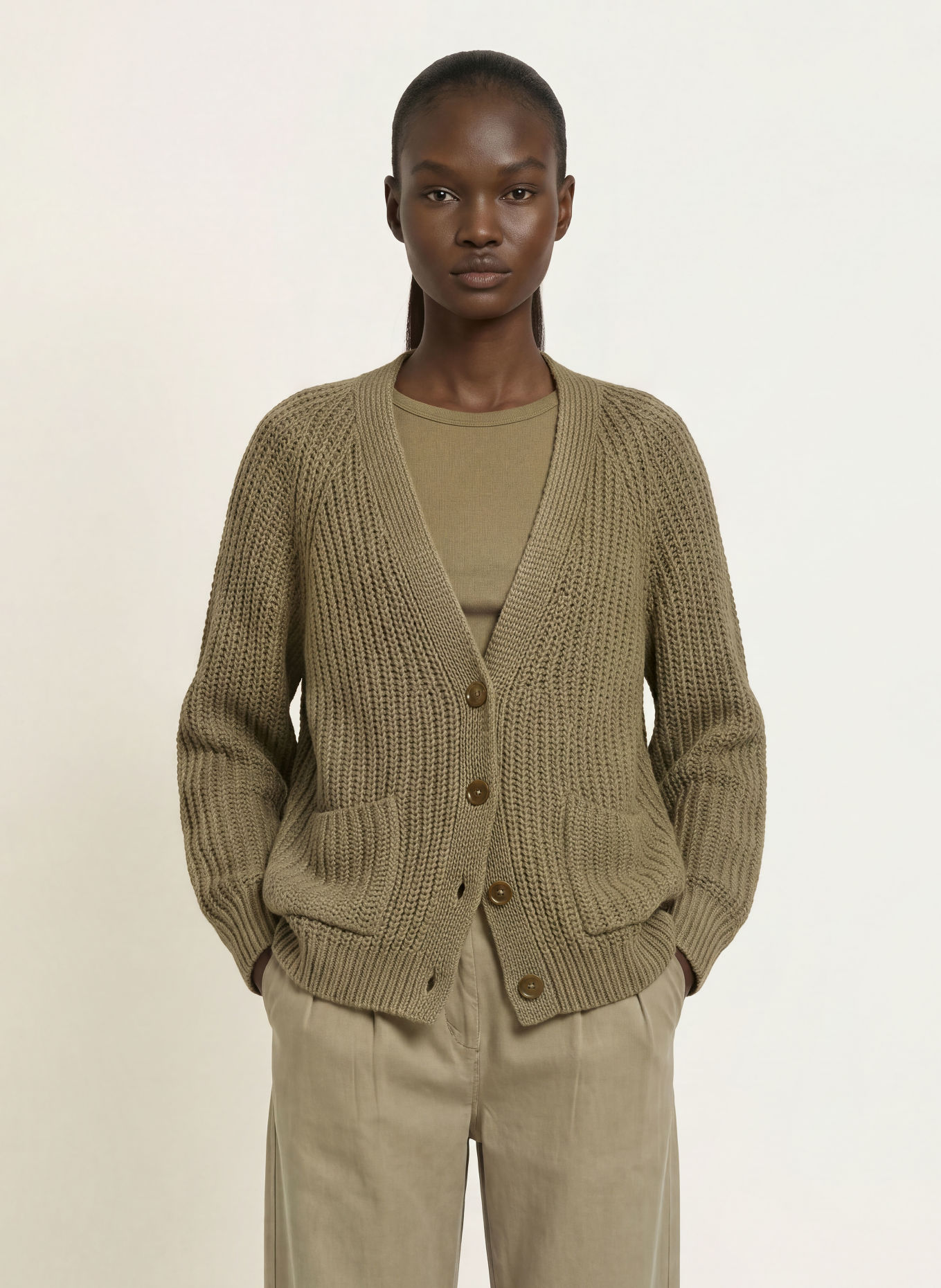 Juvia Strickjacke RIA: OLIV