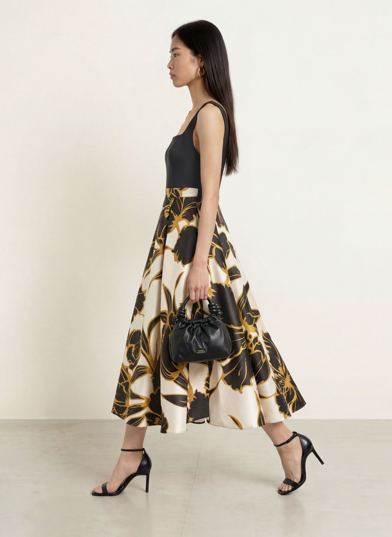 Phase Eight Satinkleid DELIE: SCHWARZ / GOLD / WEISS