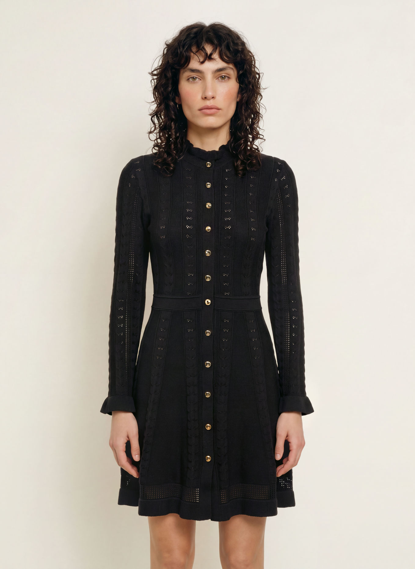 maje Strickkleid mit Rüschen: SCHWARZ