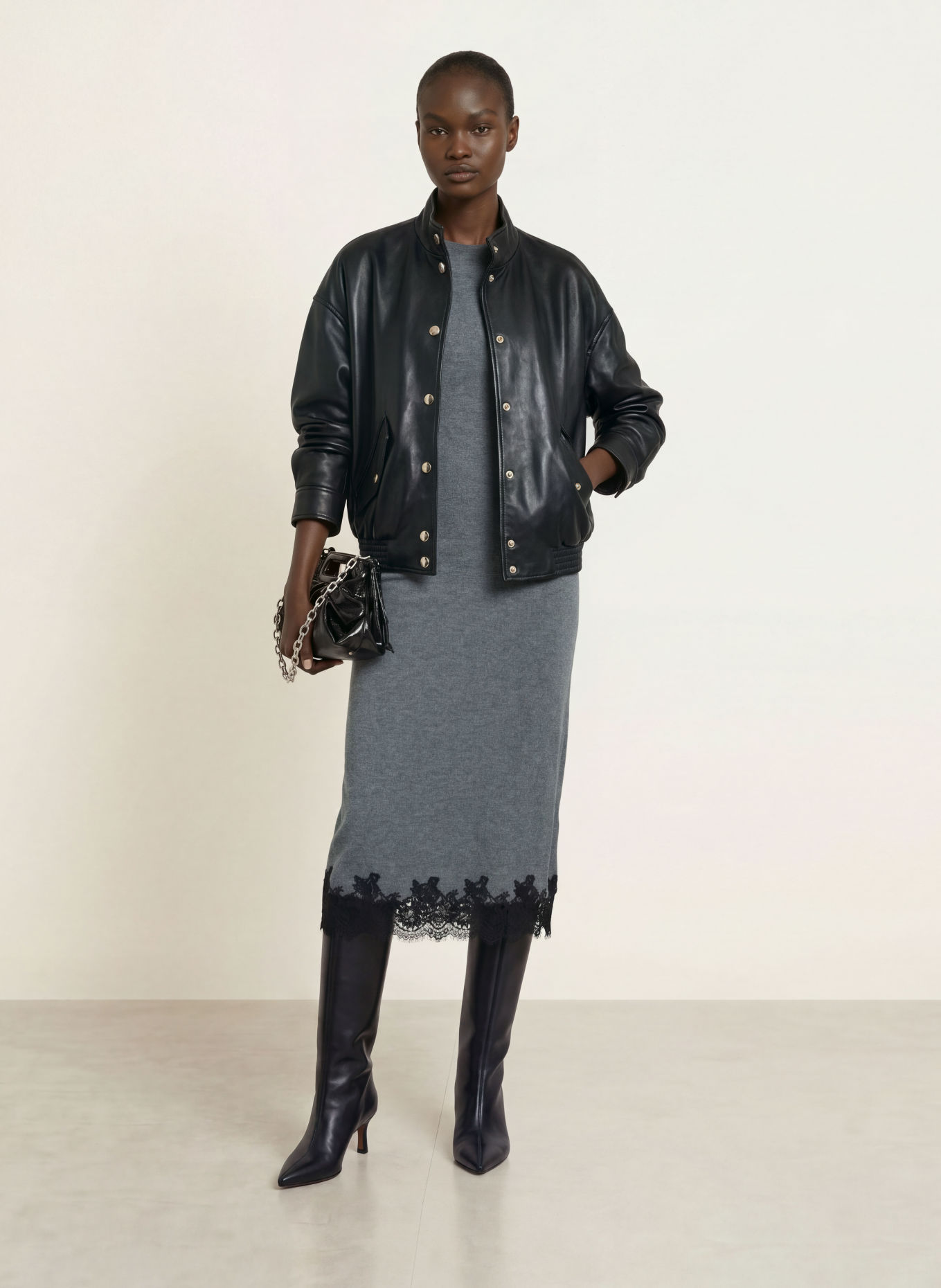 maje Strickkleid mit Spitze: GRAU