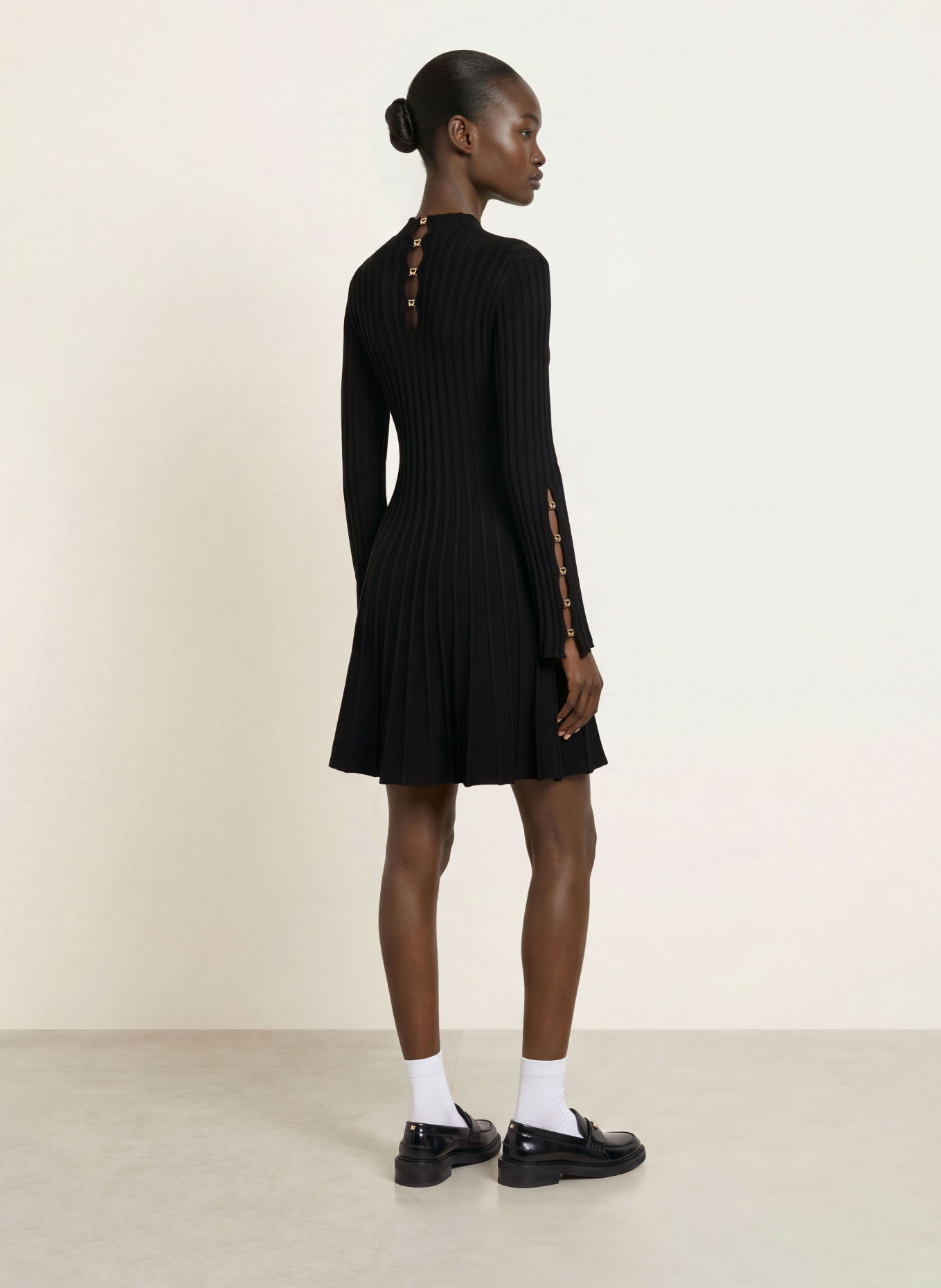 maje Strickkleid mit Cut-outs: SCHWARZ