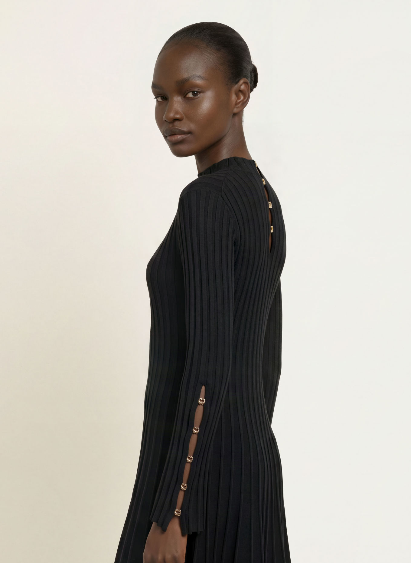 maje Strickkleid mit Cut-outs: SCHWARZ