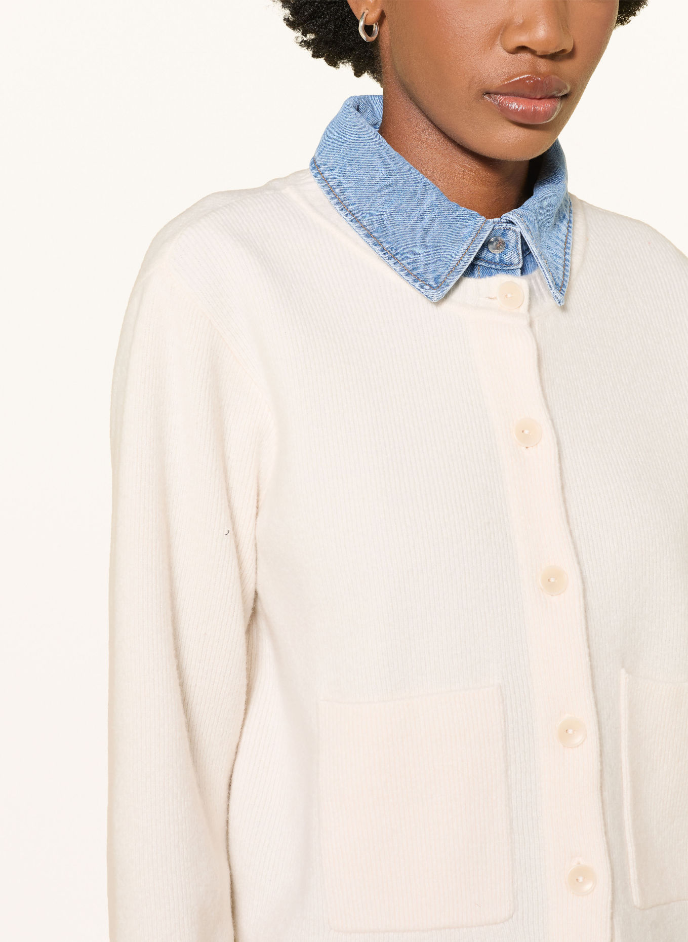 SANDRO Strickjacke im Materialmix: CREME / HELLBLAU