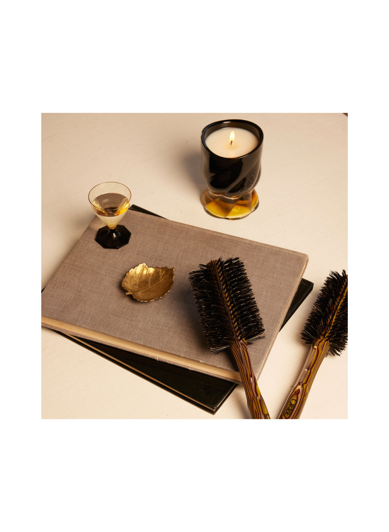 Oribe LARGE ROUND BRUSH BOAR & NYLON BRISTLES