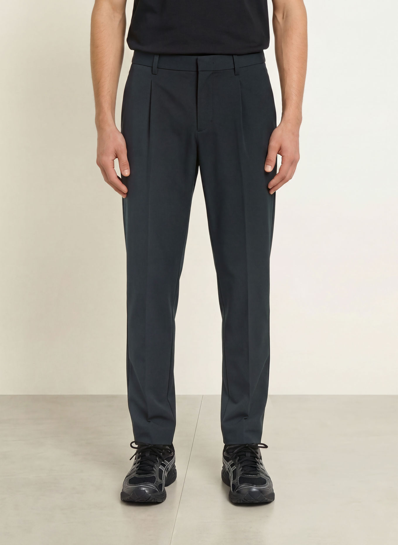 ALPHATAURI PANNS Slim Fit Trousers: BLACK