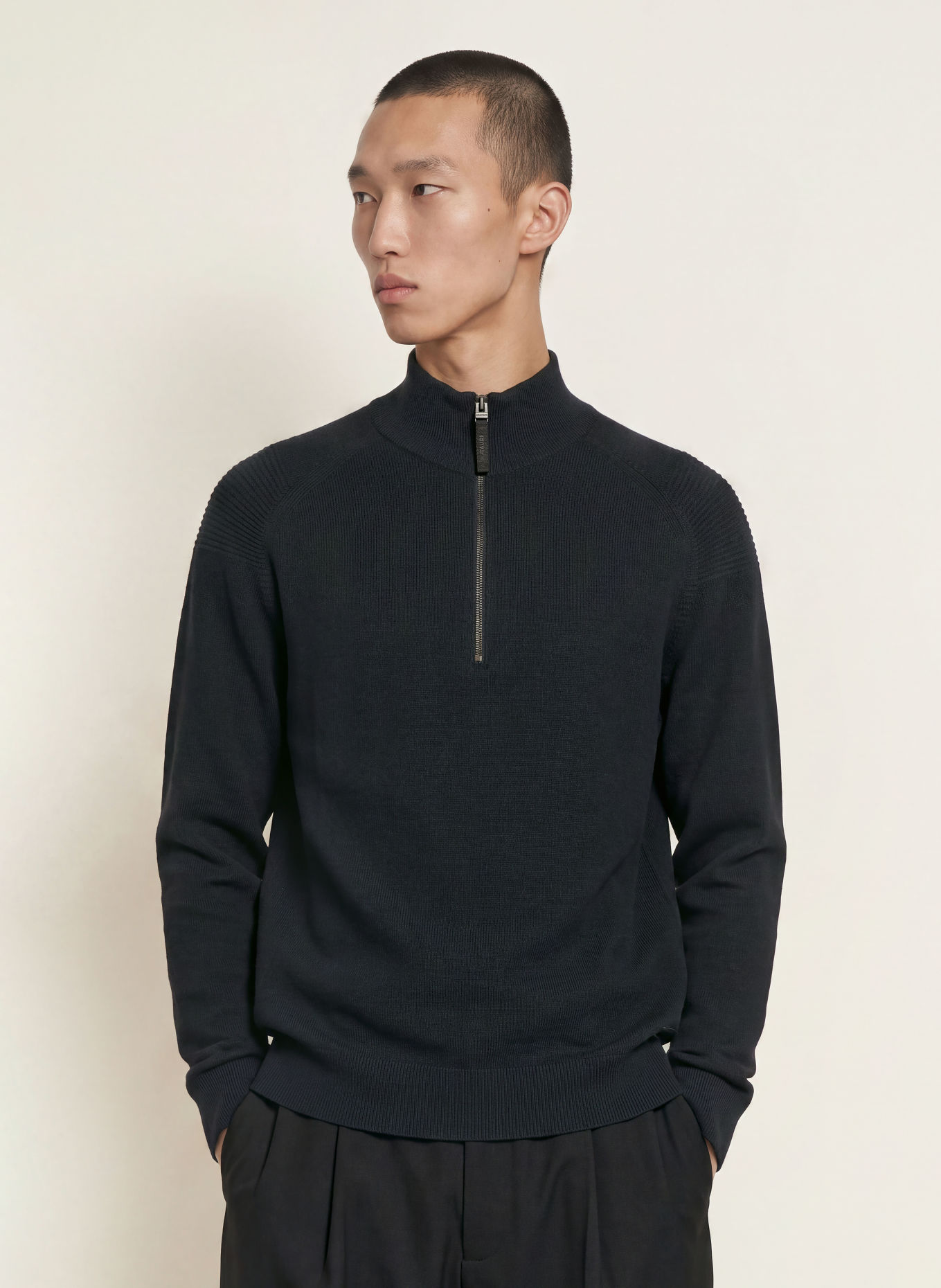 ALPHATAURI Pull col zippé FROST: NOIR