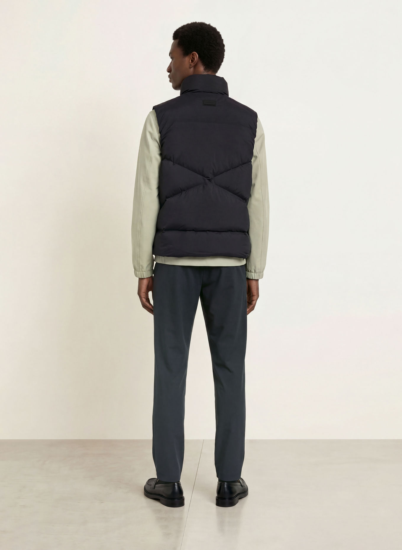 ALPHATAURI OLAVEN Down vest: BLACK