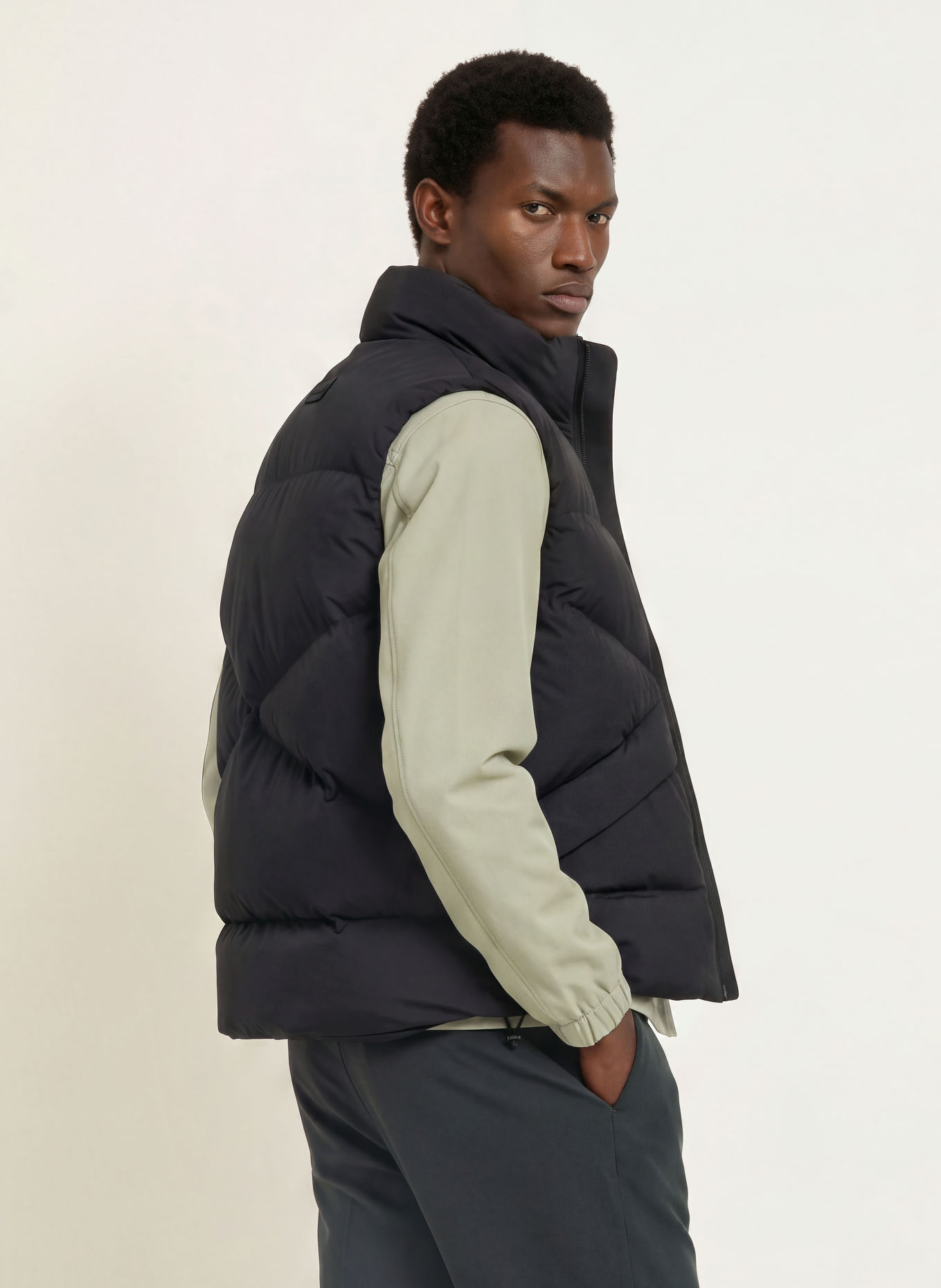 ALPHATAURI OLAVEN Down vest: BLACK
