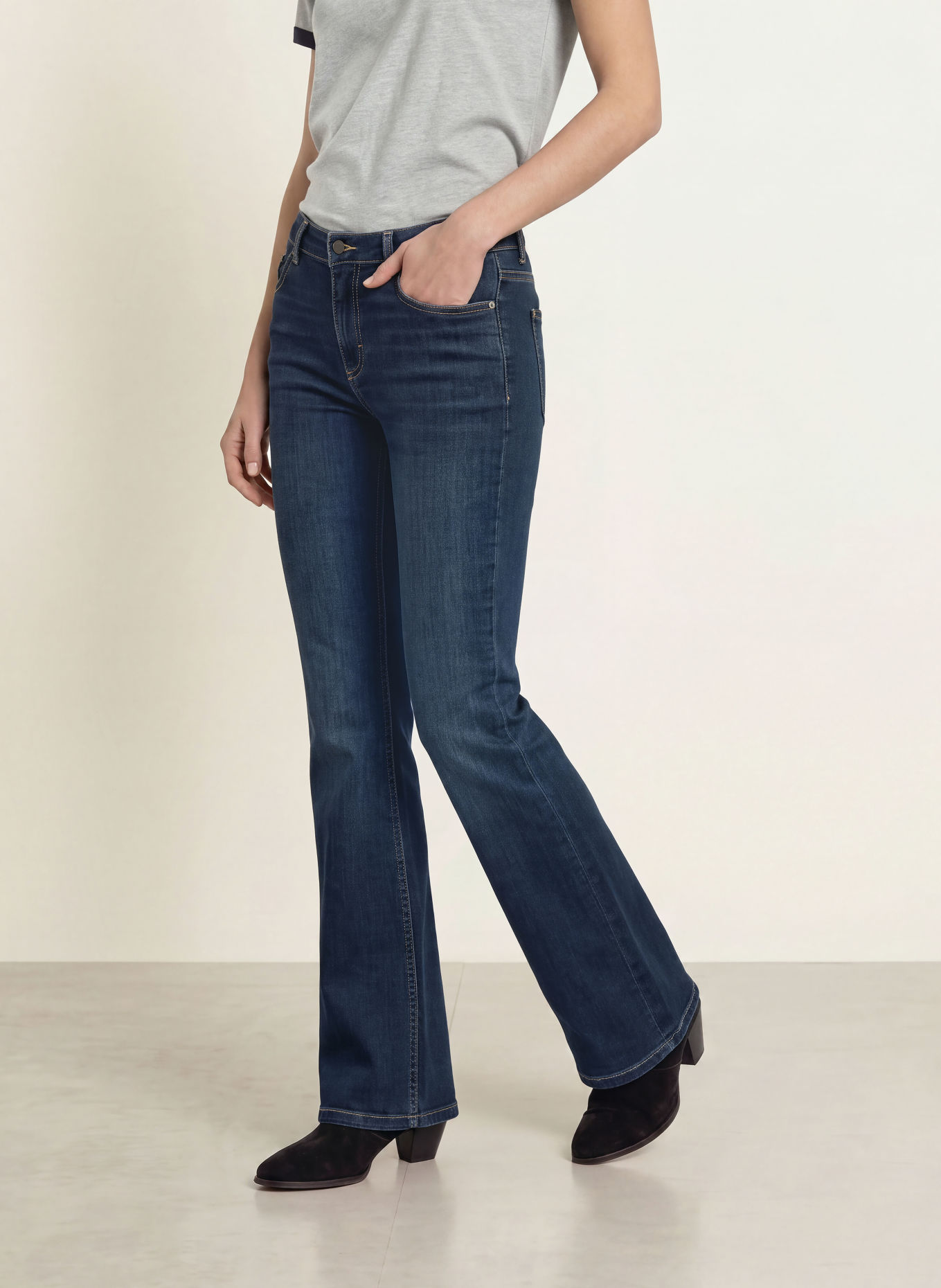 ba&sh Bootcut Jeans AOMMIE: BLUE RAW