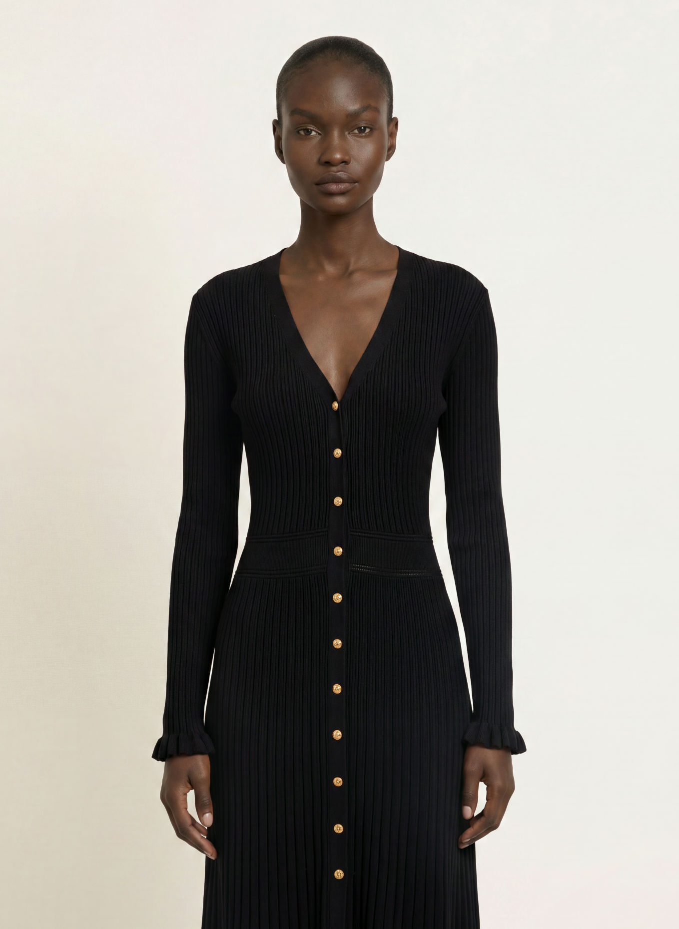 maje Strickkleid mit Rüschen: SCHWARZ