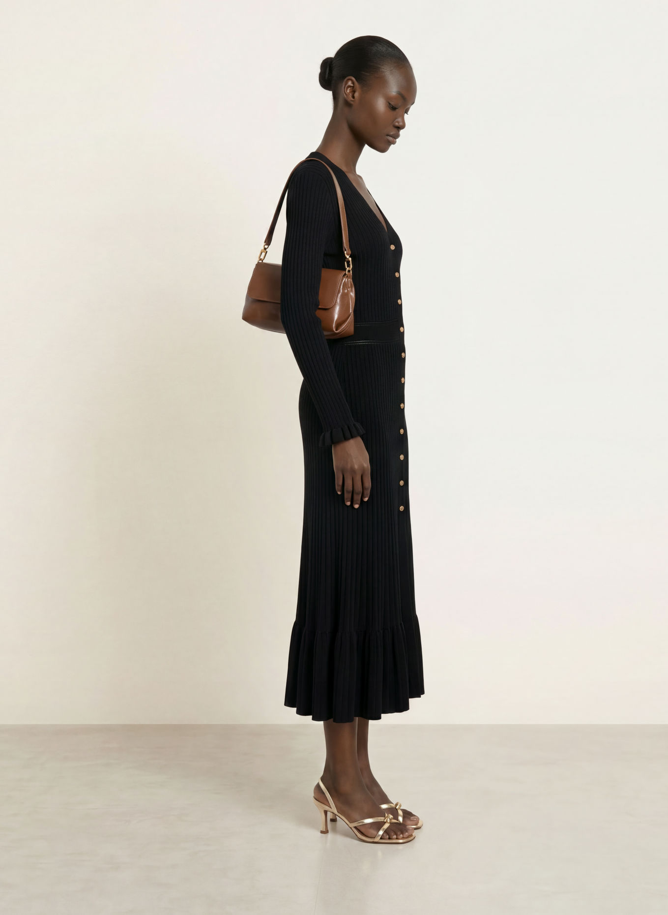 maje Strickkleid mit Rüschen: SCHWARZ