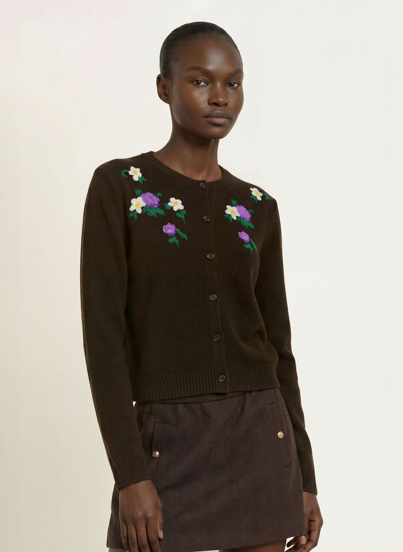 maje Strickjacke: DUNKELBRAUN / LILA / GRÜN