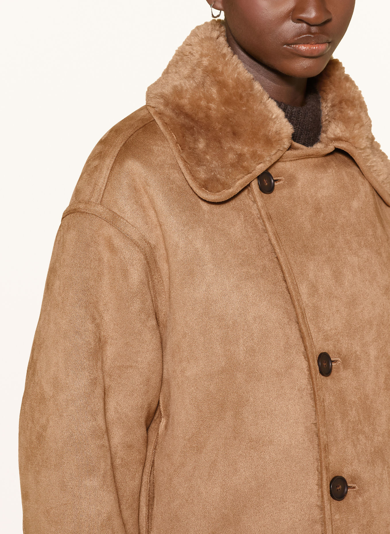 OPUS Caban court HAFIRA aspect cuir avec fausse fourrure: COGNAC