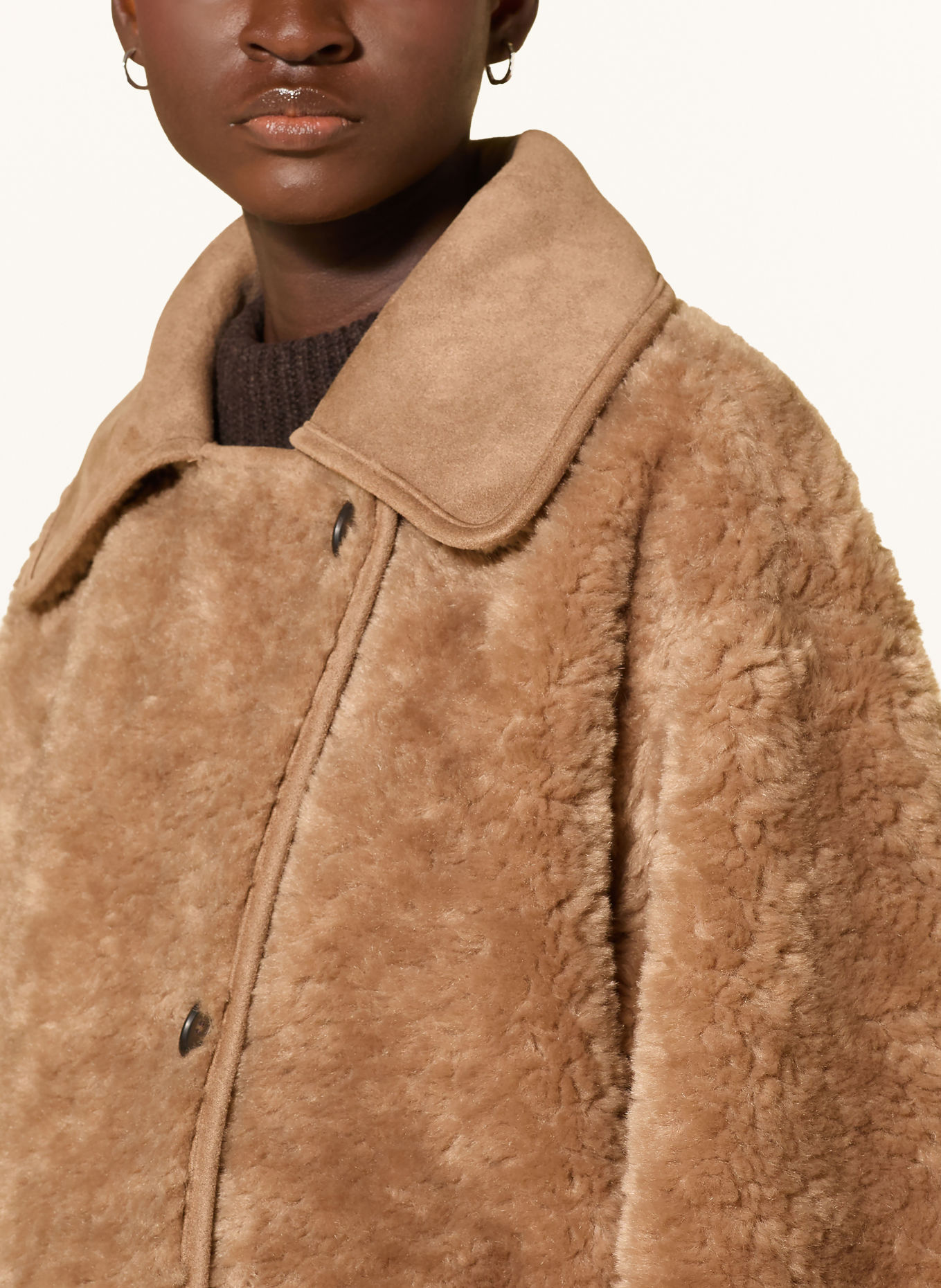 OPUS Caban court HAFIRA aspect cuir avec fausse fourrure: COGNAC