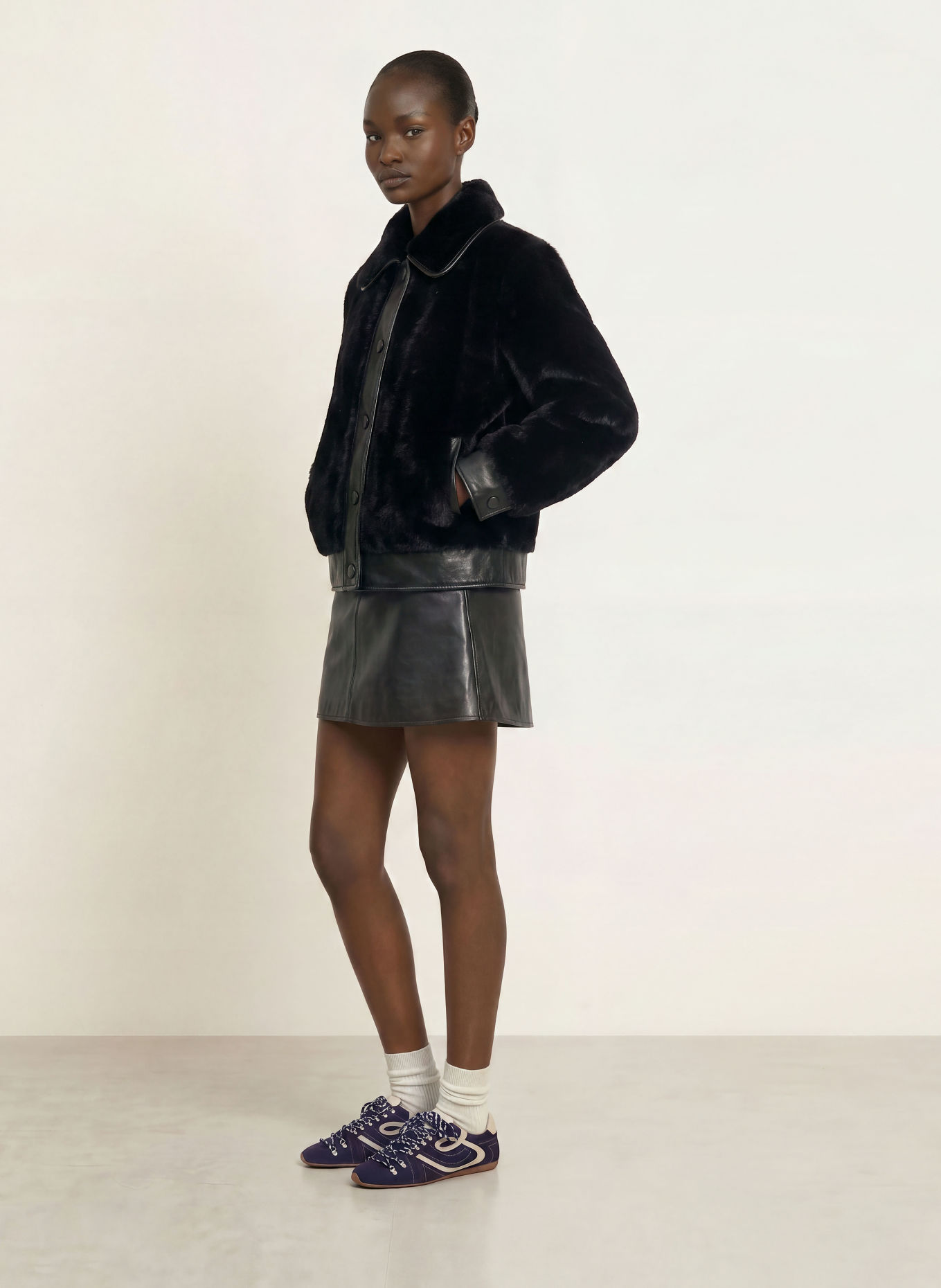 CLAUDIE PIERLOT Kunstfell-Jacke: SCHWARZ