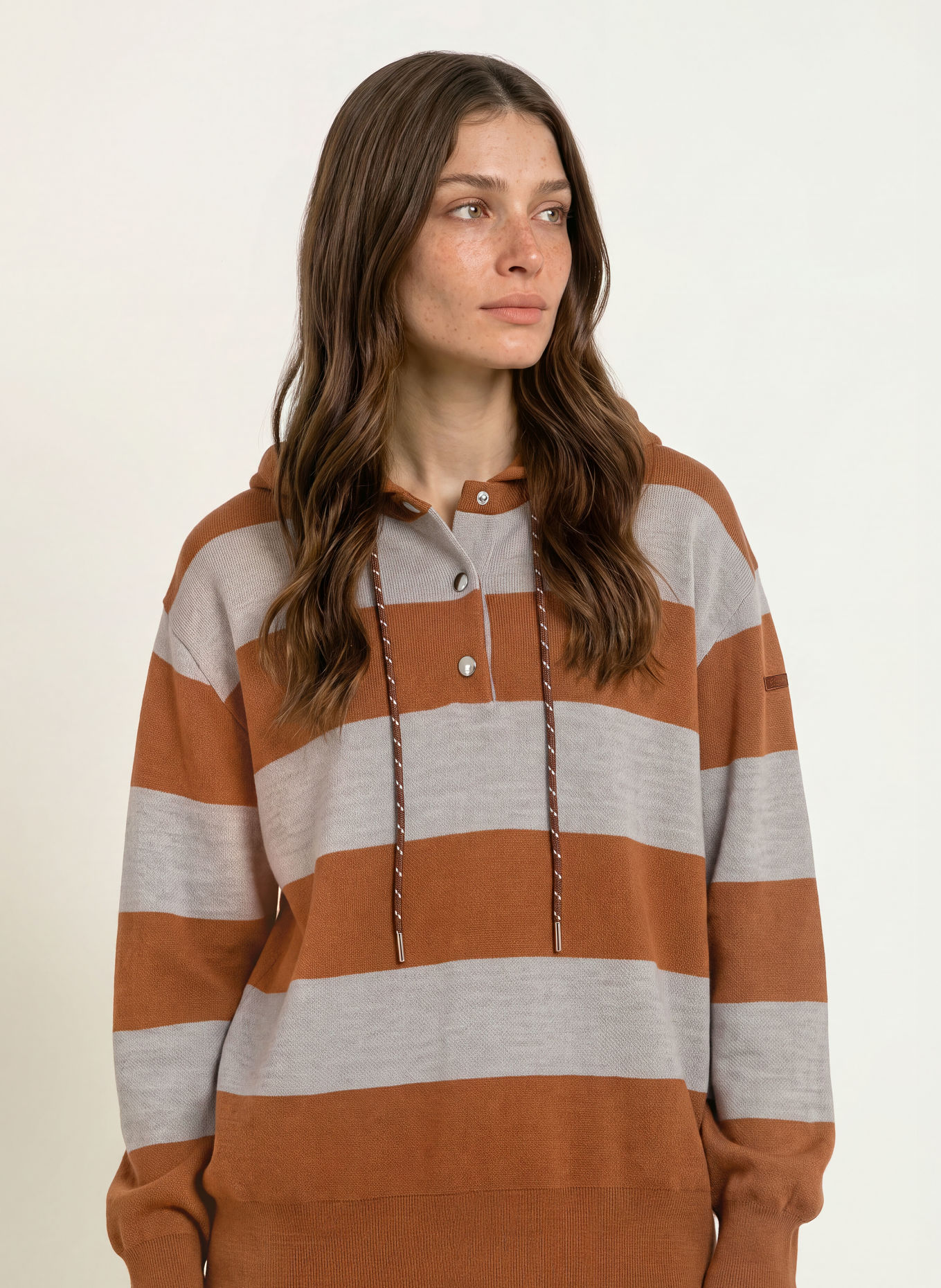 CLAUDIE PIERLOT Hoodie im Materialmix: BRAUN / GRAU