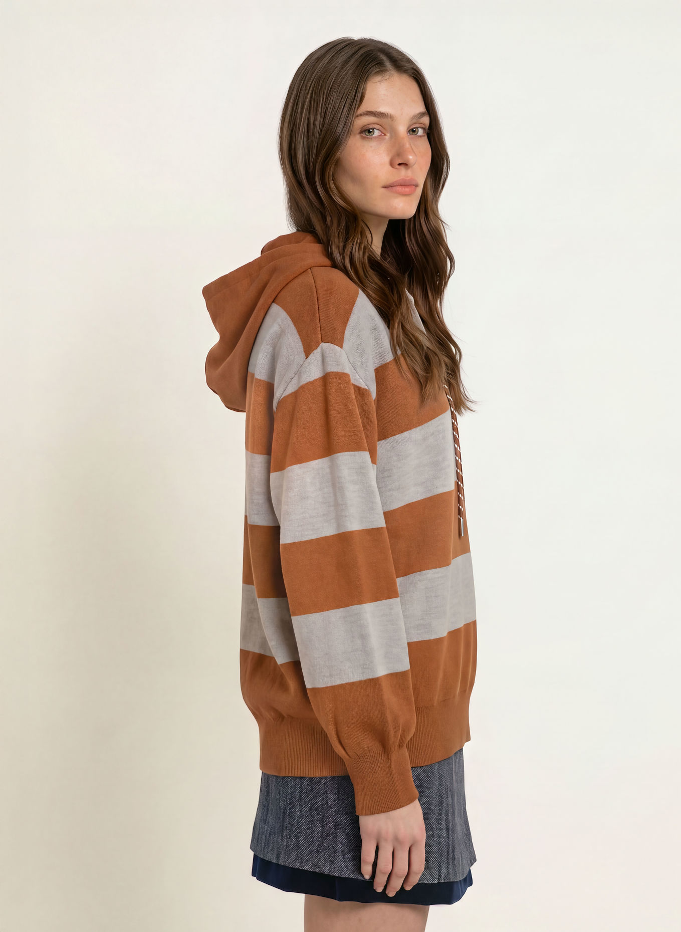 CLAUDIE PIERLOT Hoodie im Materialmix: BRAUN / GRAU