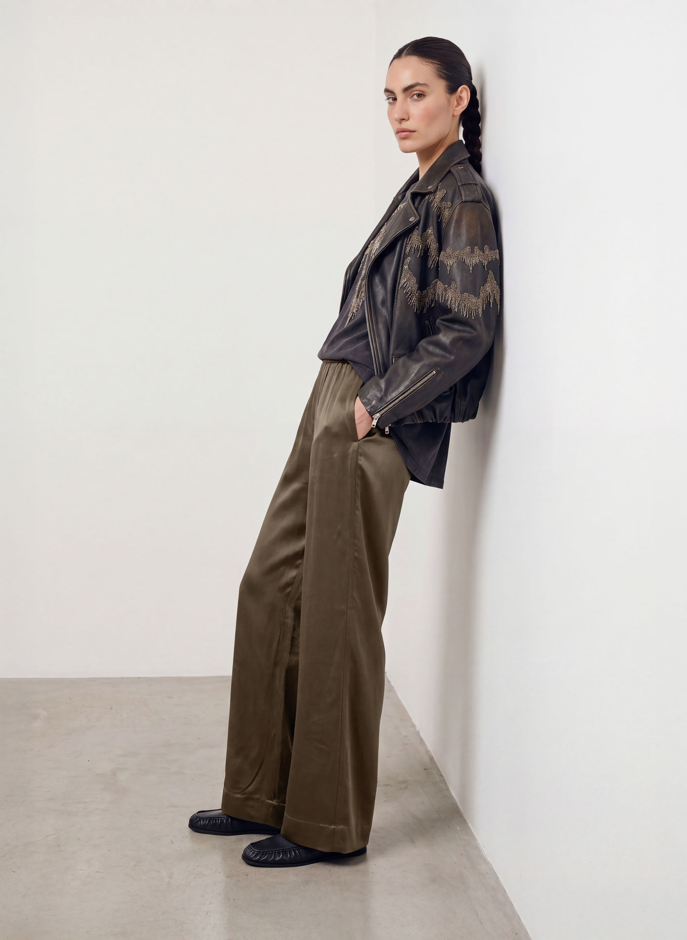 ALLSAINTS Marlene-byxor LYCIA i satin: KHAKI