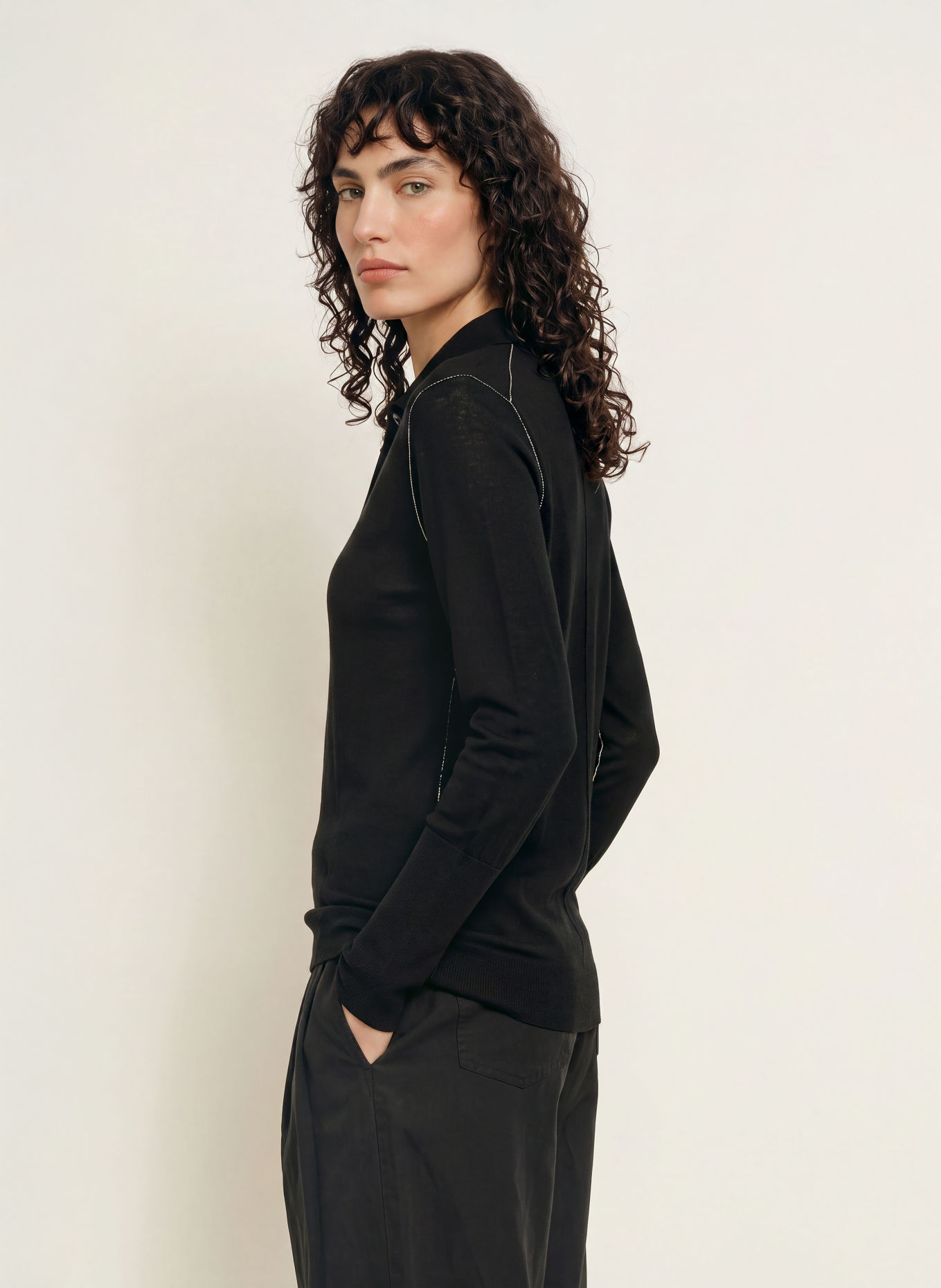 ALLSAINTS Strick-Poloshirt MARTEL aus Merinowolle: SCHWARZ / WEISS