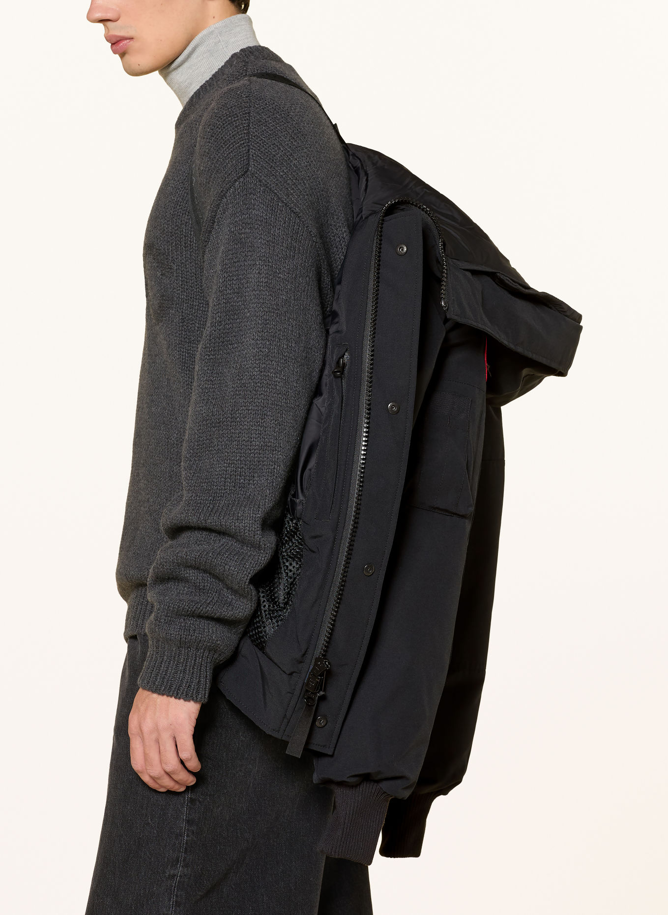 CANADA GOOSE Down jacket CHILLIWACK: BLACK