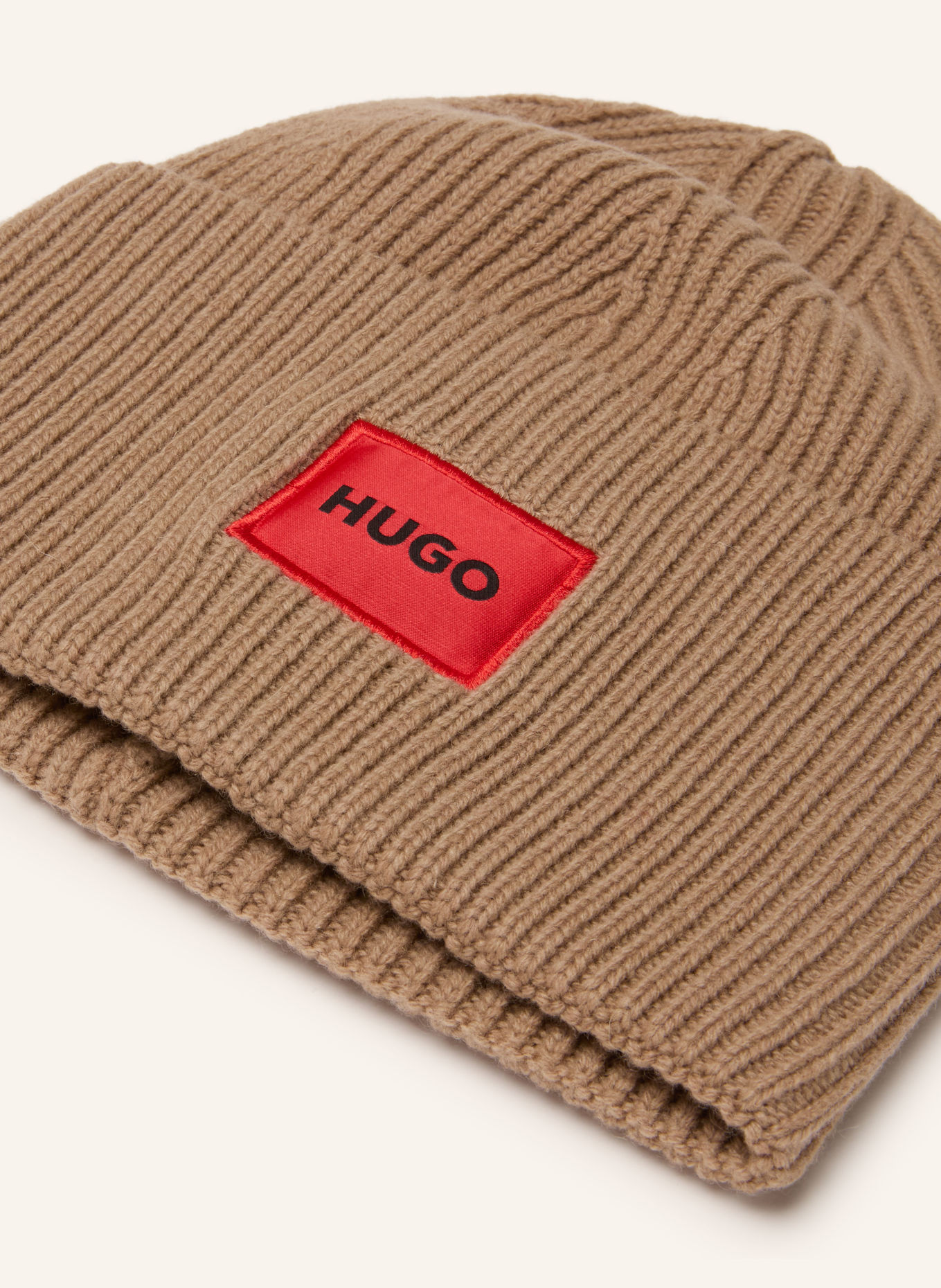 HUGO Beanie SAFFA: LIGHT BROWN / RED / BLACK