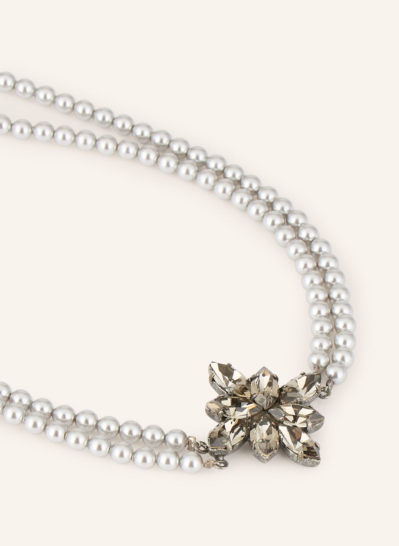 Seenberg Necklace: LIGHT GRAY / GRAY