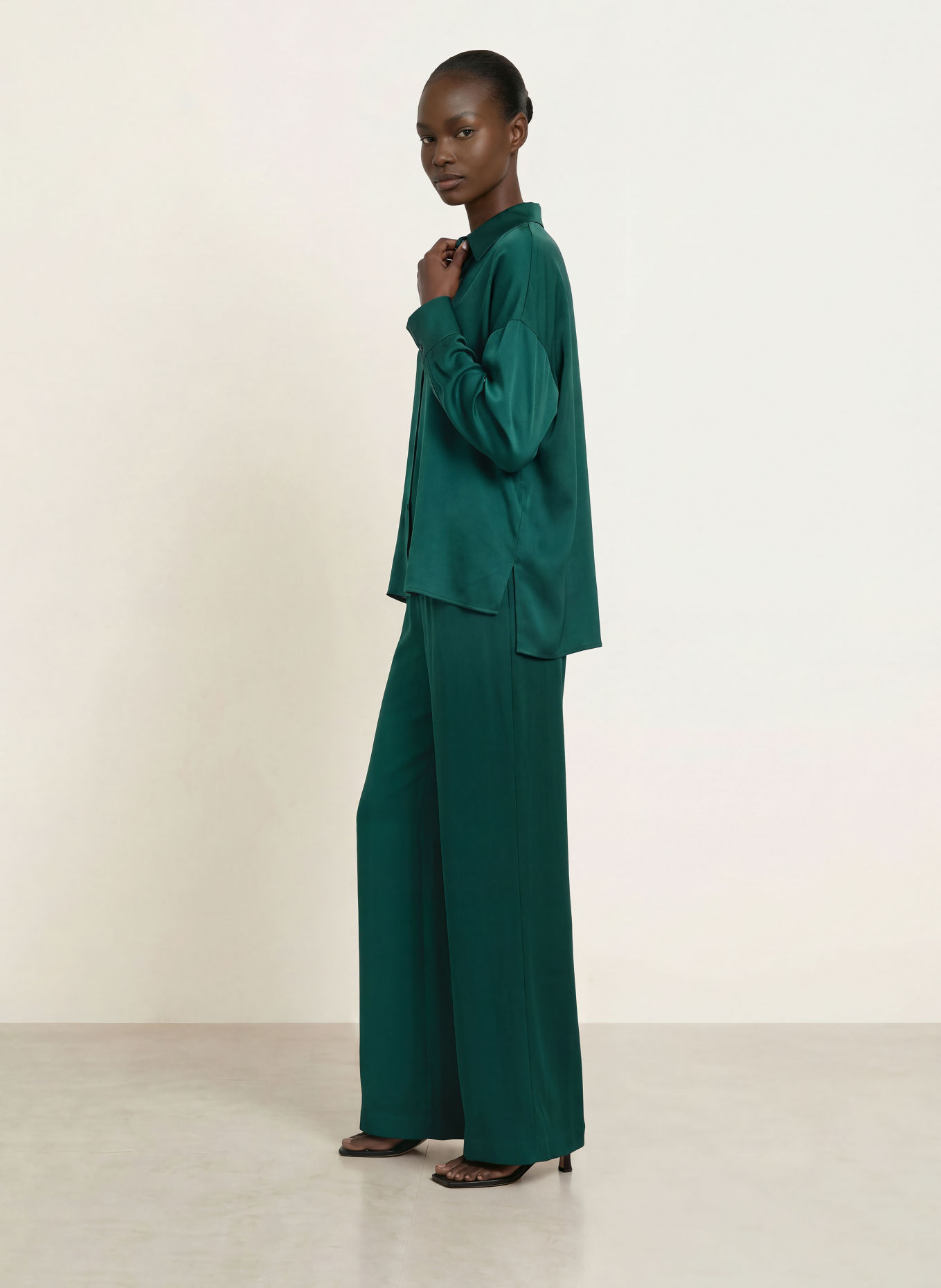 DRYKORN Shirt blouse CLOELIA in satin: DARK GREEN