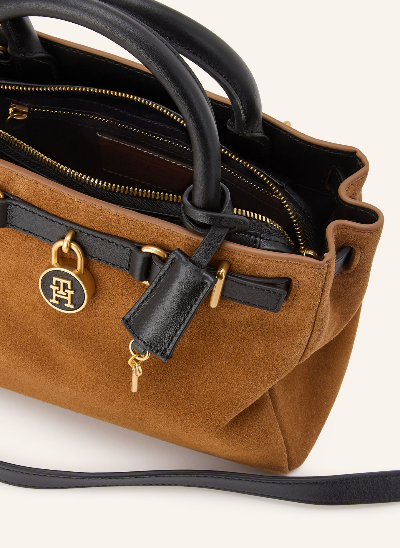 TOMMY HILFIGER AMERICAN ICON MINI crossbody bag: COGNAC / GOLD / BLACK