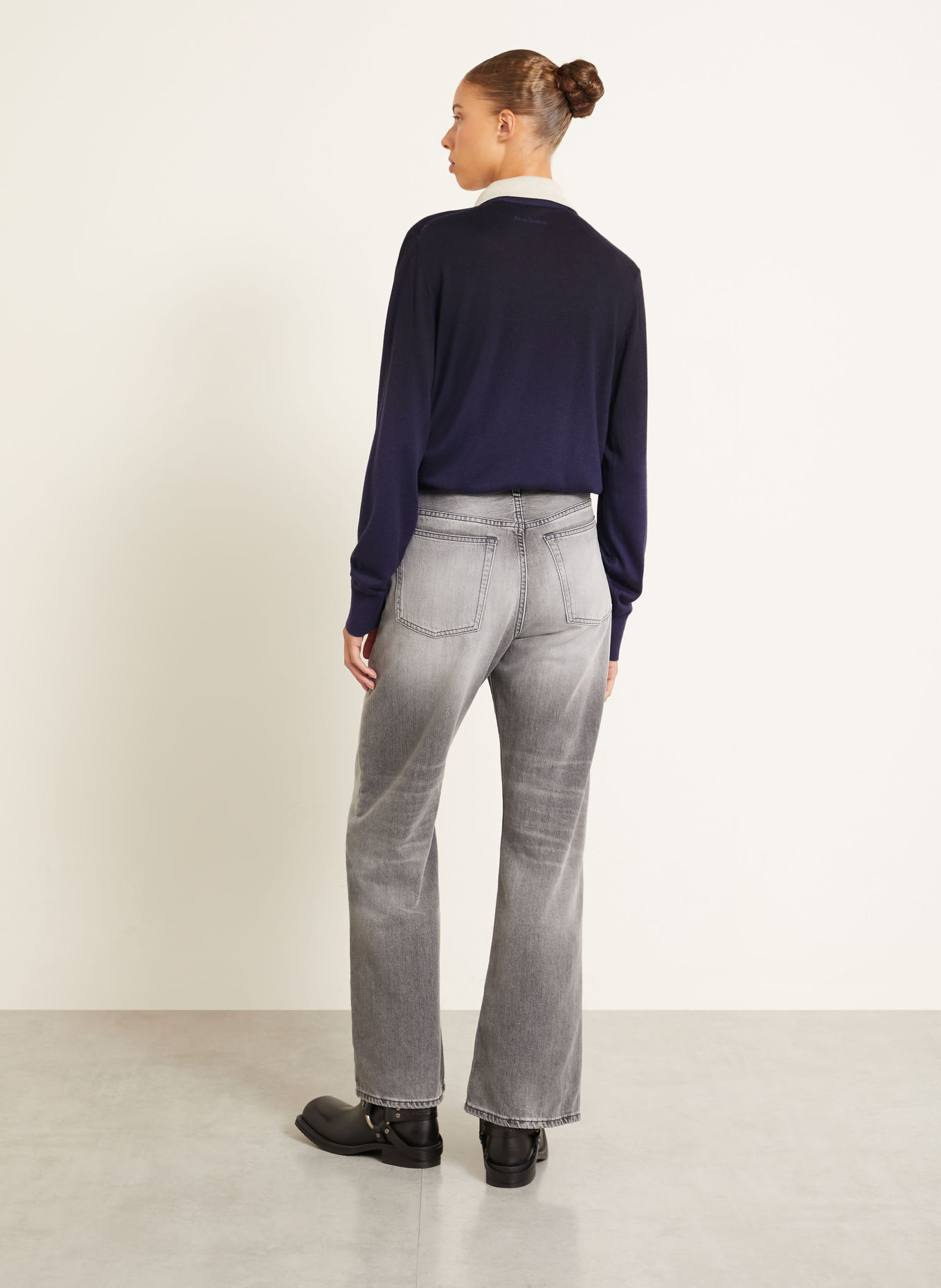 Acne Studios Knitted polo shirt made of silk: DARK BLUE / BEIGE