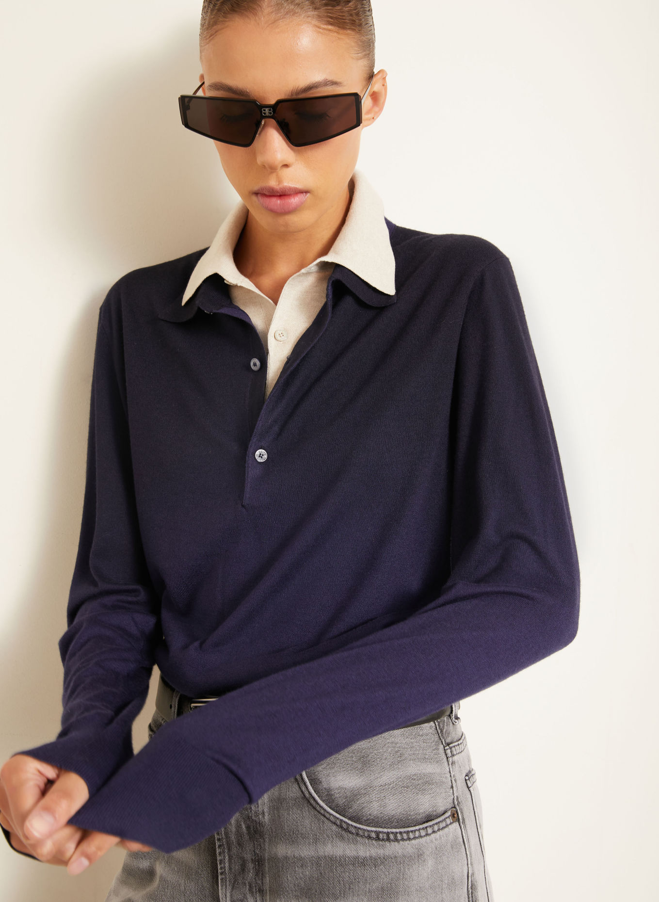 Acne Studios Knitted polo shirt made of silk: DARK BLUE / BEIGE