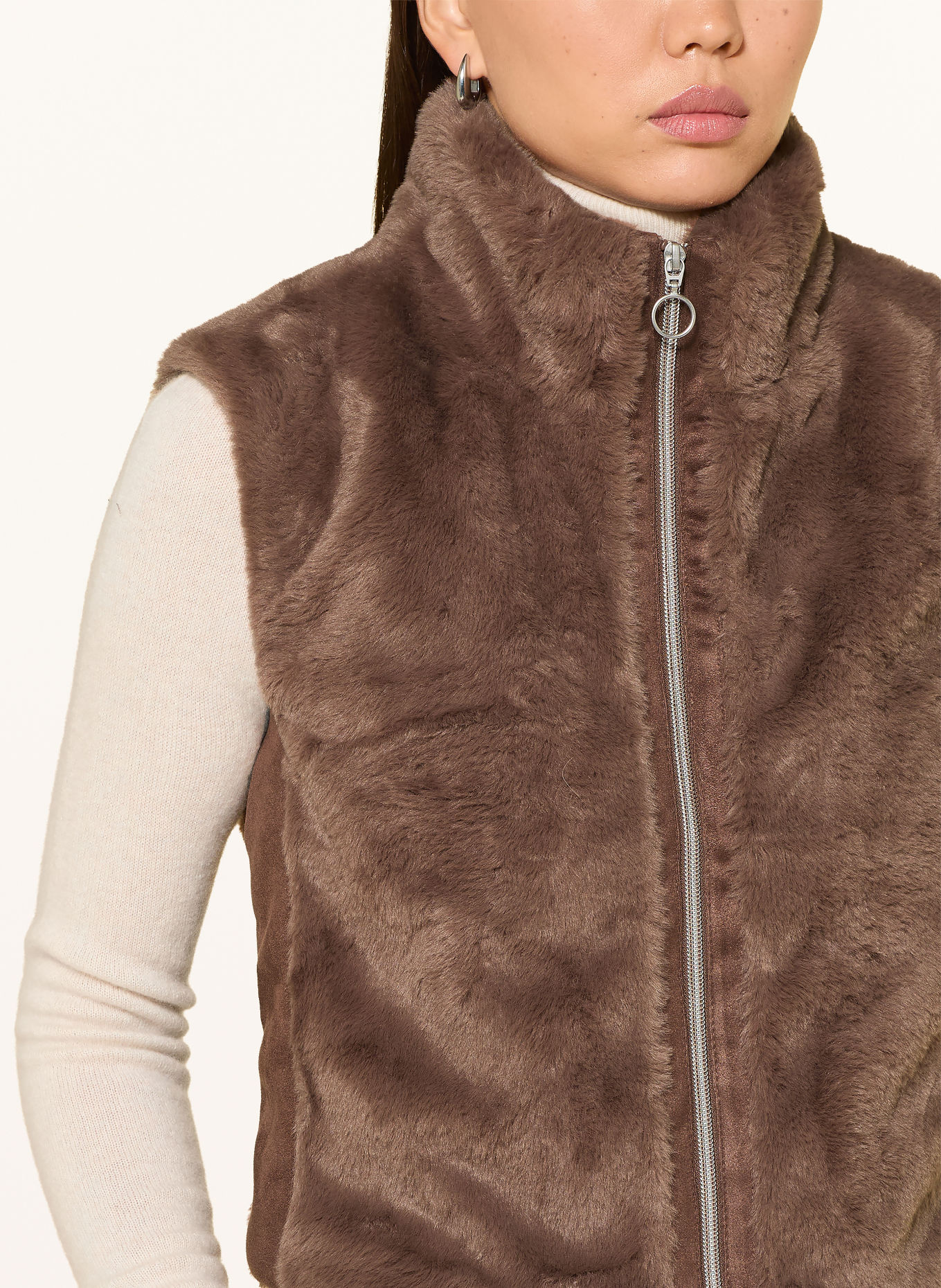 Betty Barclay Faux fur vest: BROWN