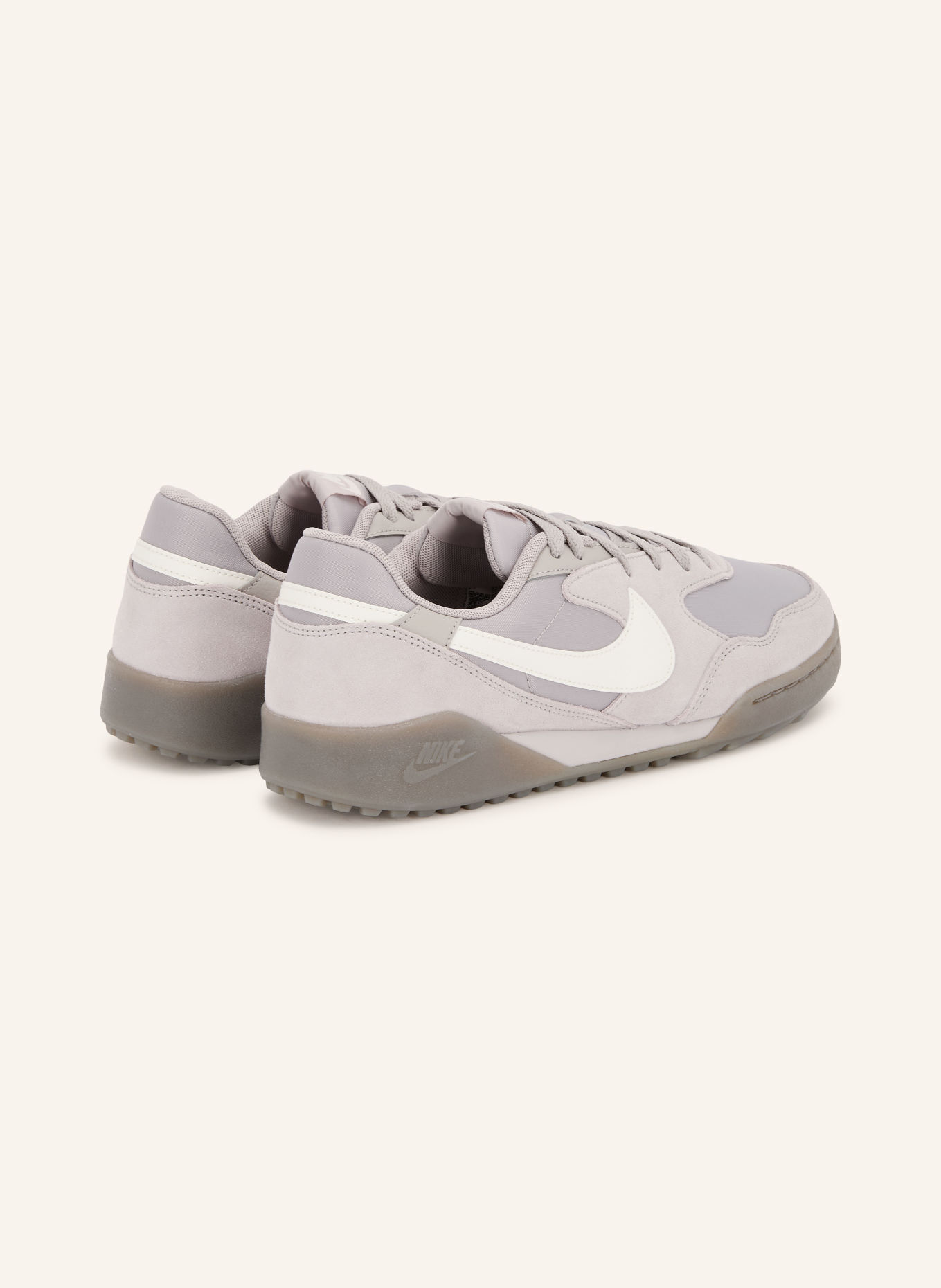 Nike TERRA MANTA SDE Sneakers: GRAY / WHITE