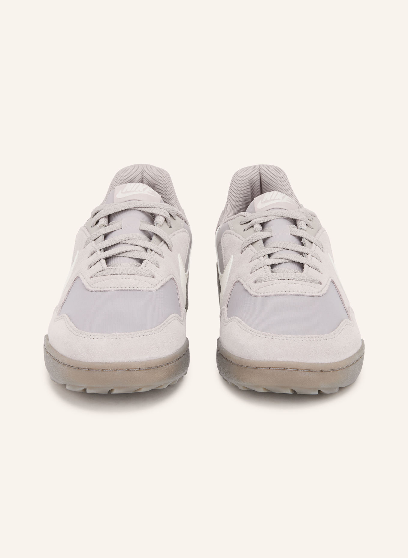 Nike TERRA MANTA SDE Sneakers: GRAY / WHITE