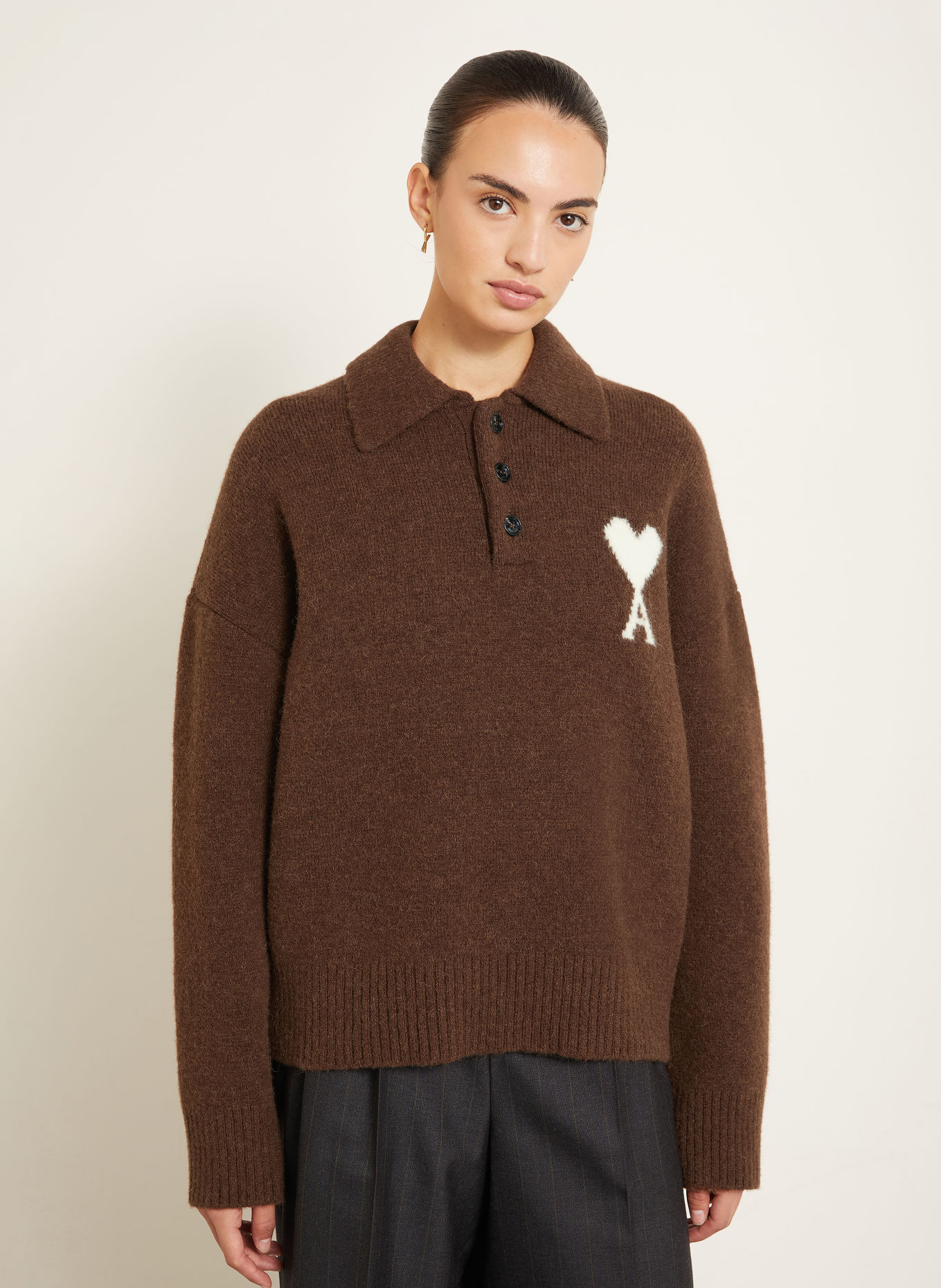 AMI PARIS Pullover mit Alpaka: DUNKELBRAUN / ECRU
