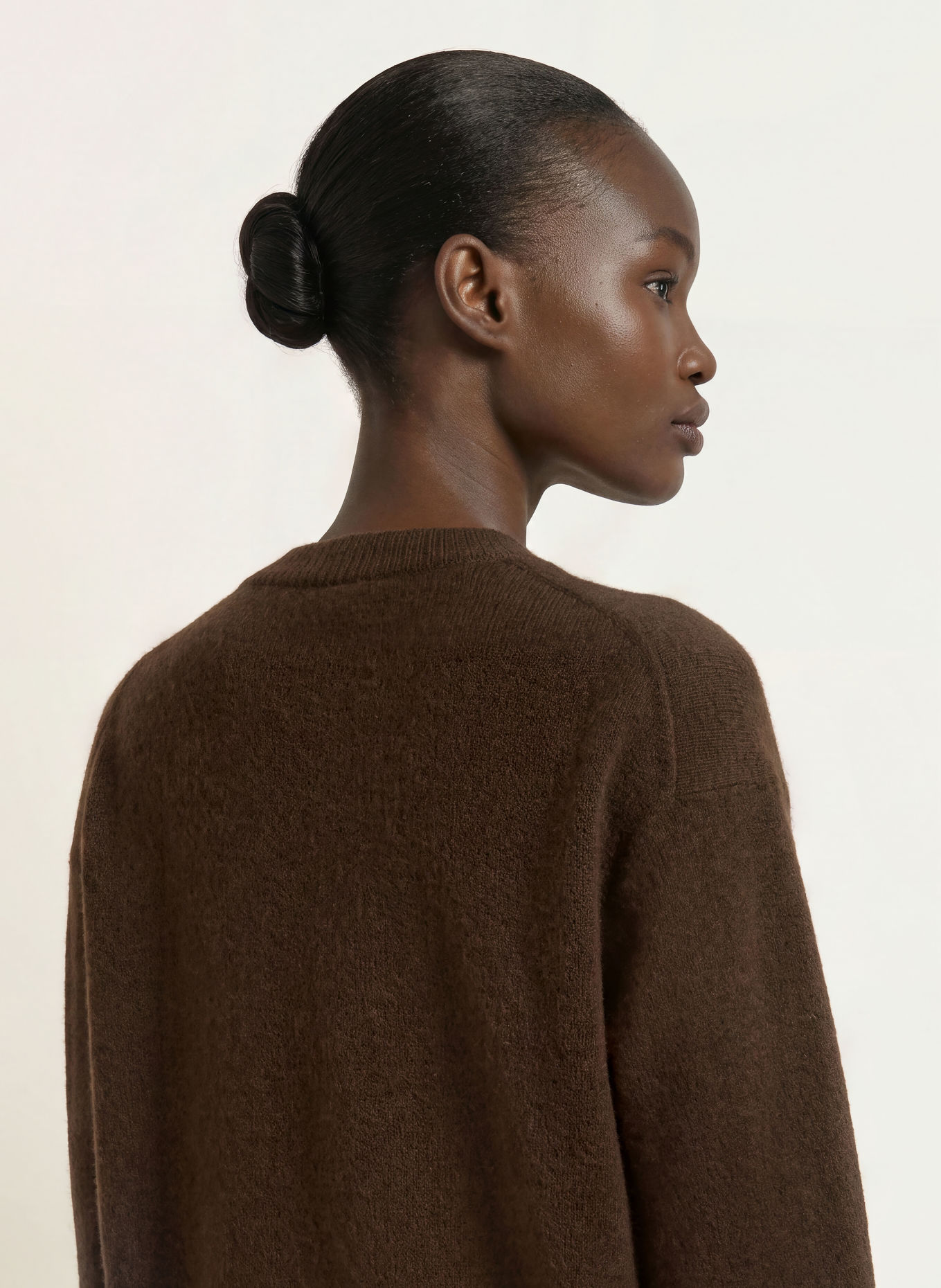 VINCE cashmere sweater: DARK BROWN