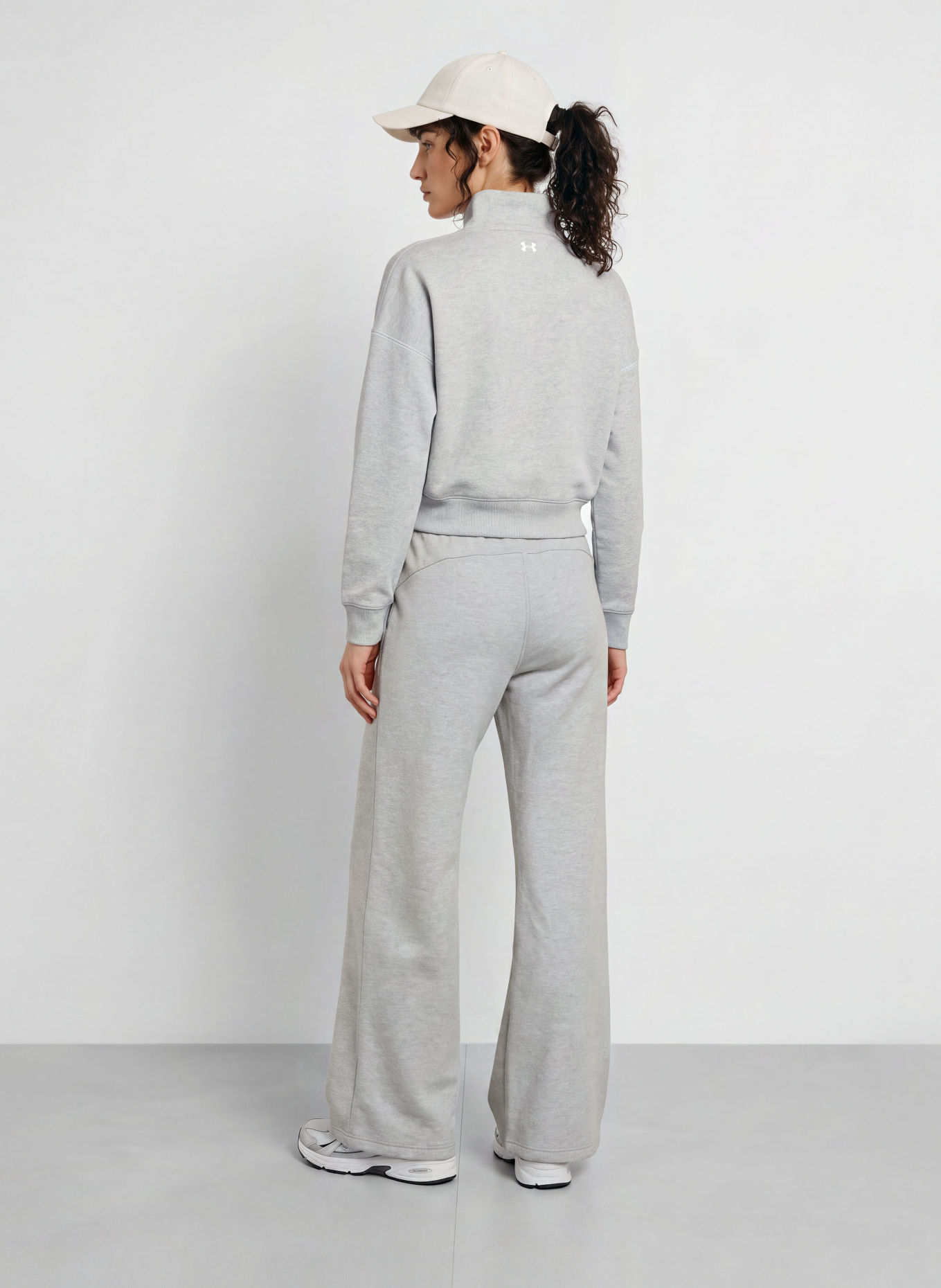 UNDER ARMOUR Sweater met halve rits UA RIVAL FLEECE SCRIPT: LICHTGRIJS