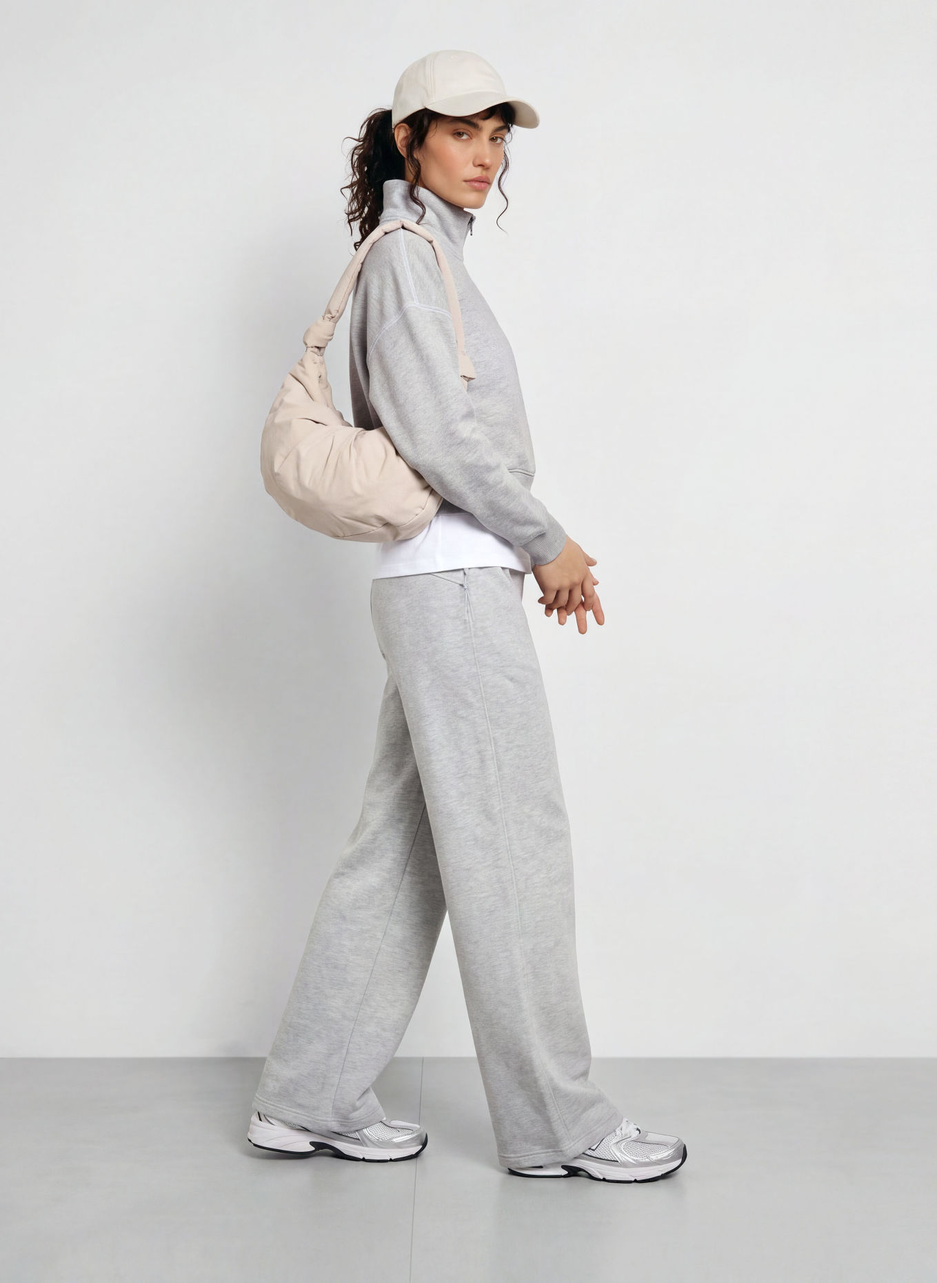 UNDER ARMOUR Sweater met halve rits UA RIVAL FLEECE SCRIPT: LICHTGRIJS