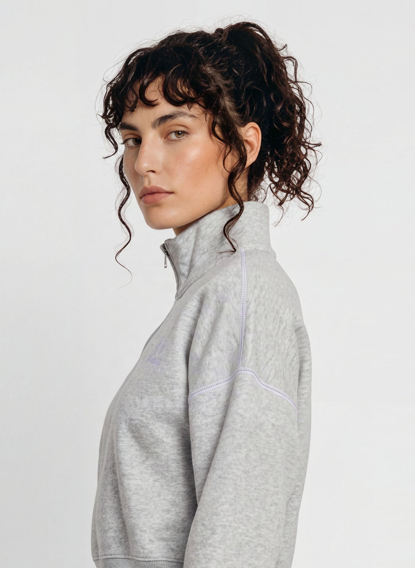 UNDER ARMOUR Sweater met halve rits UA RIVAL FLEECE SCRIPT: LICHTGRIJS
