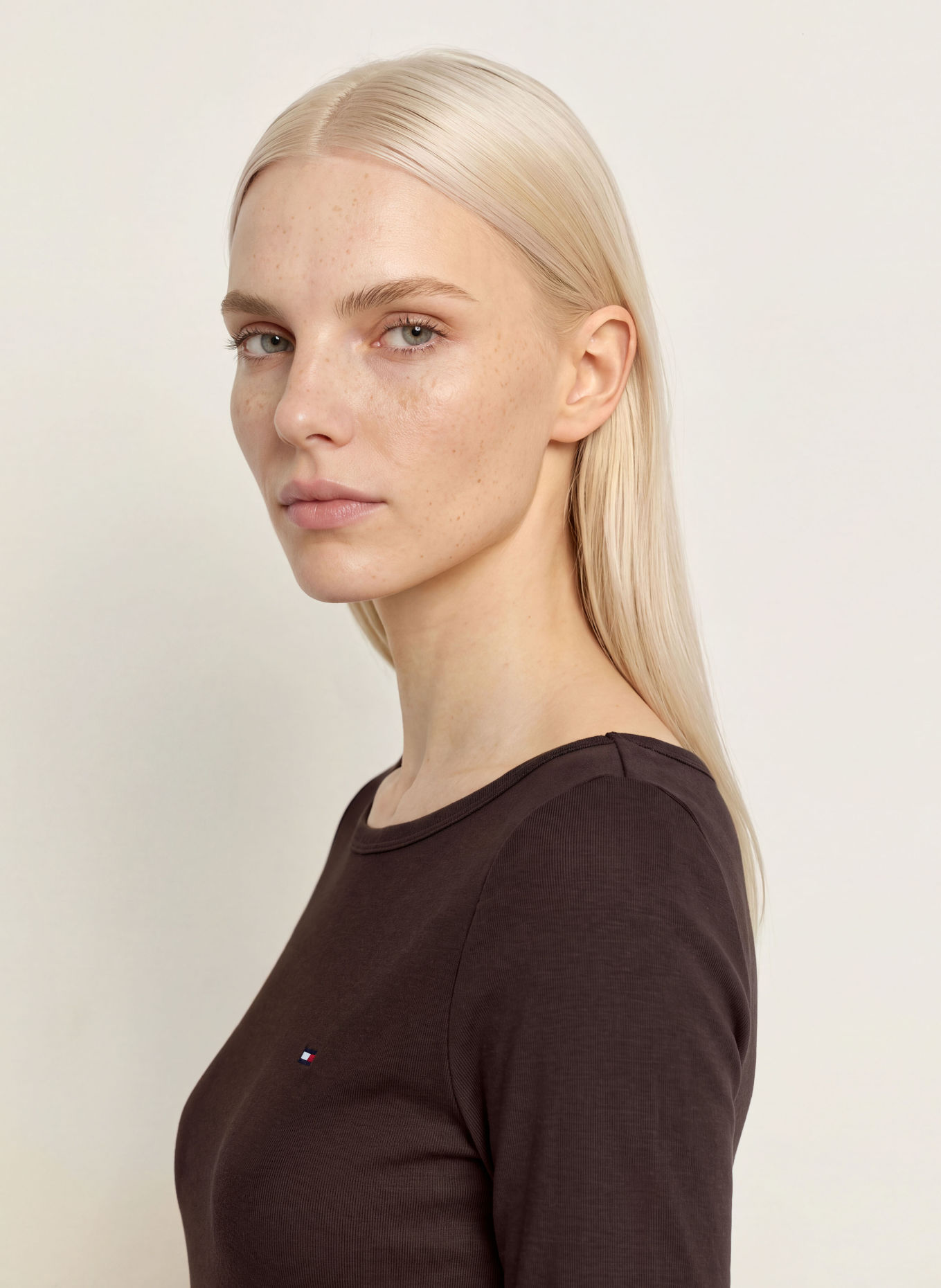 TOMMY HILFIGER T-shirt med 3/4-ärmar: MÖRKBRUN