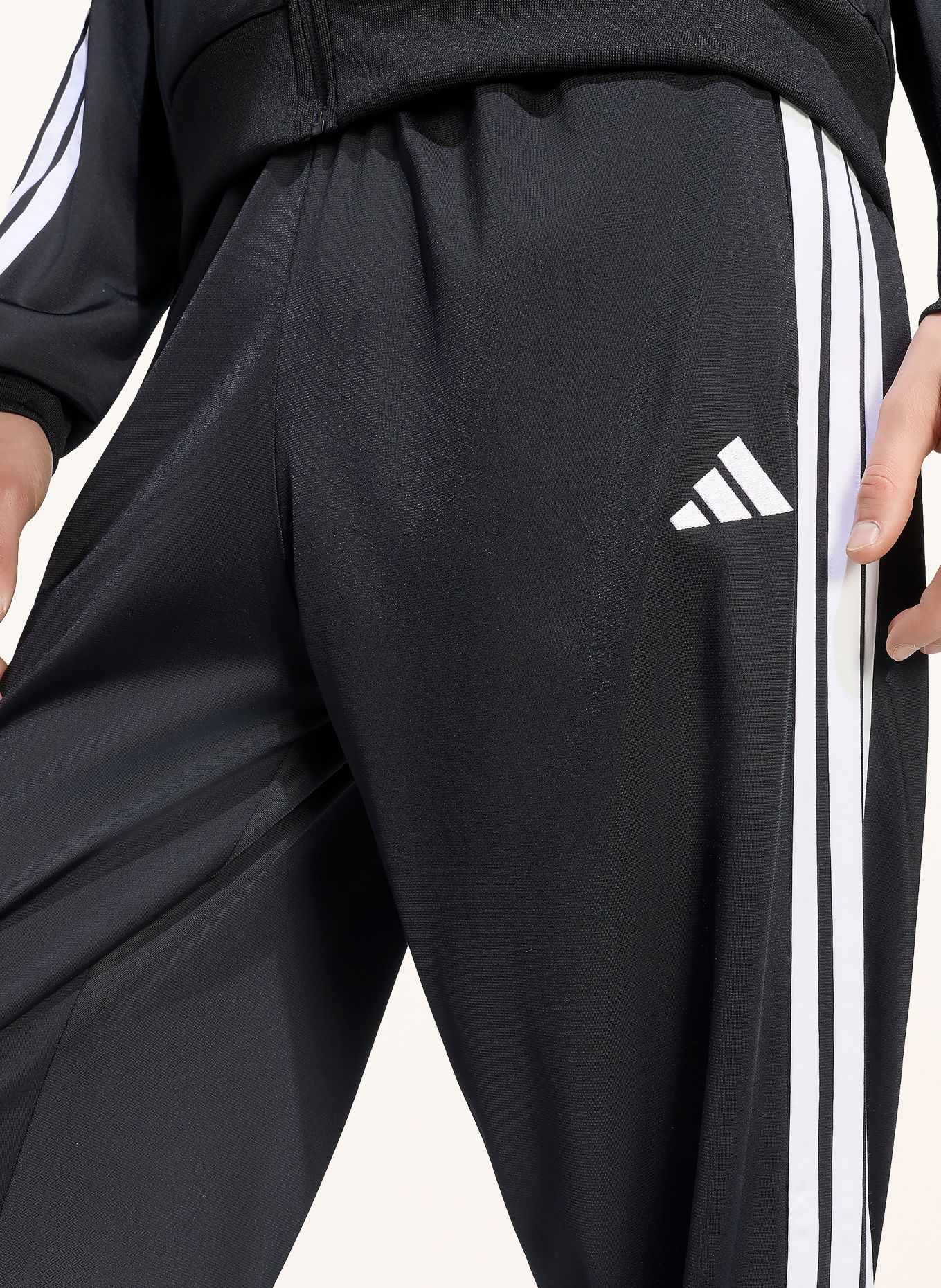 adidas DAYREADY tracksuit with braided stripes: BLACK / WHITE